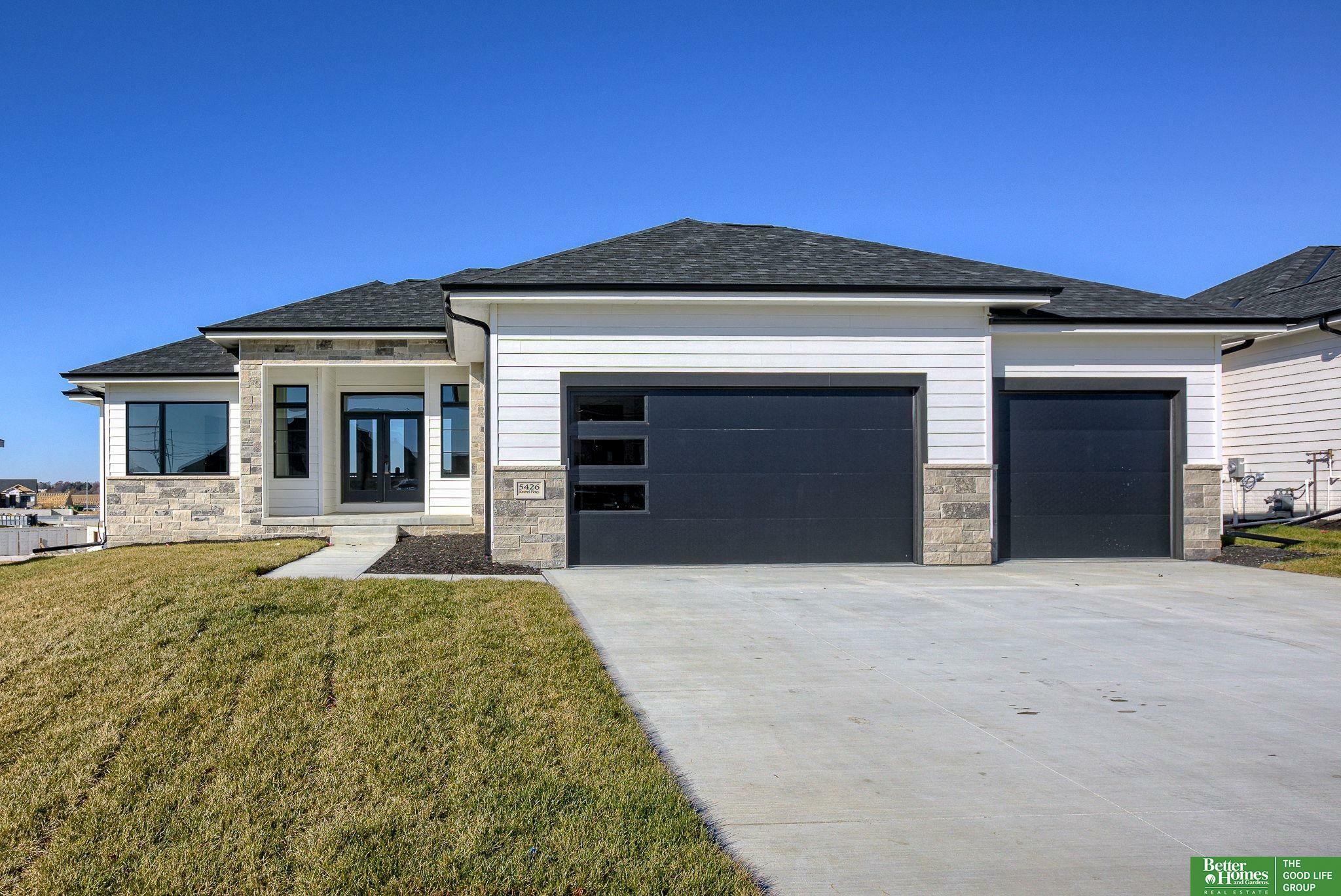 Property Photo: 5426 Kestrel Parkway NE 68022