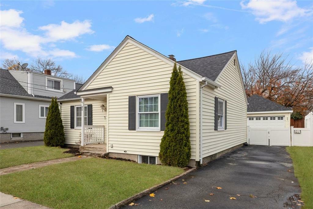 Property Photo:  35 Oriole Avenue  RI 02860 