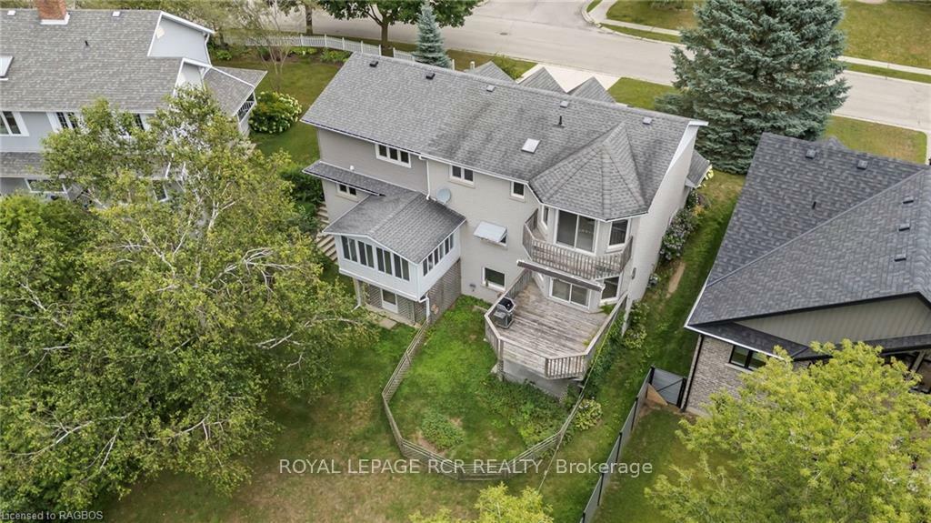 Property Photo: 222 2nd Ave ON N4N 3S2