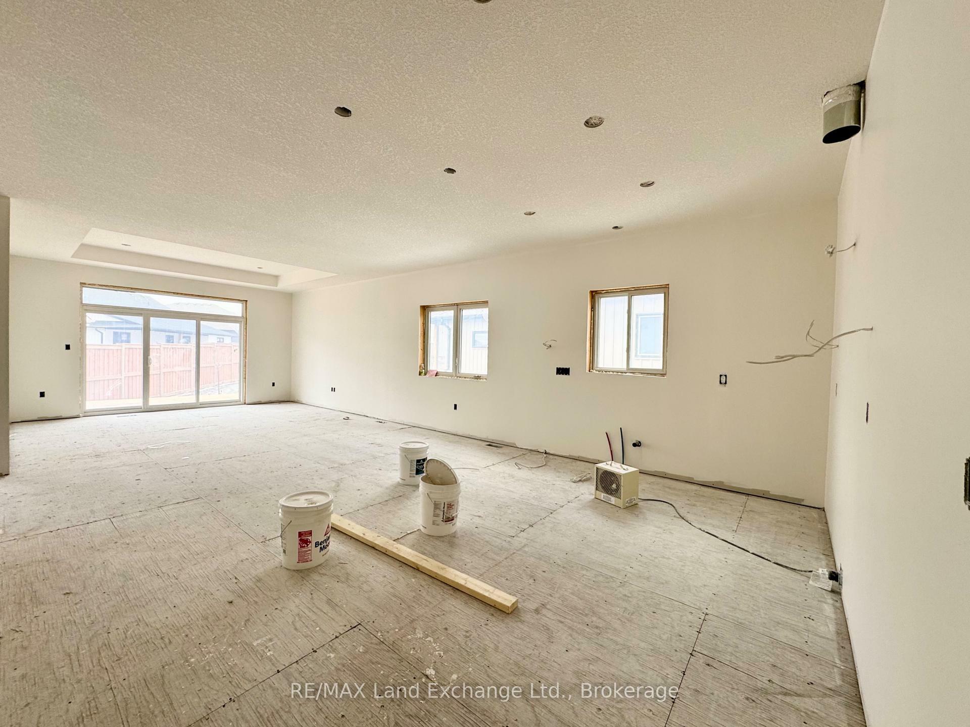 Property Photo: 151 Westlinks Drive ON N0H 2C3