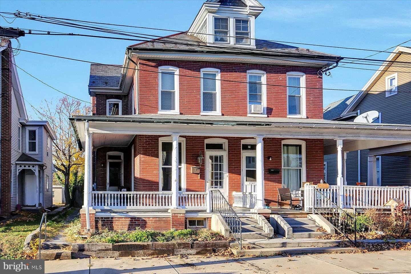 Property Photo:  69 E Park Street  PA 17022 