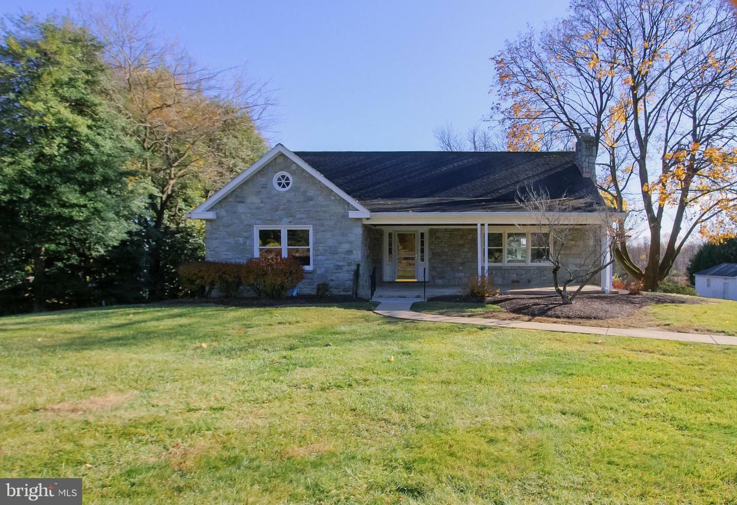 Property Photo:  2016 Millersville Pike  PA 17603 