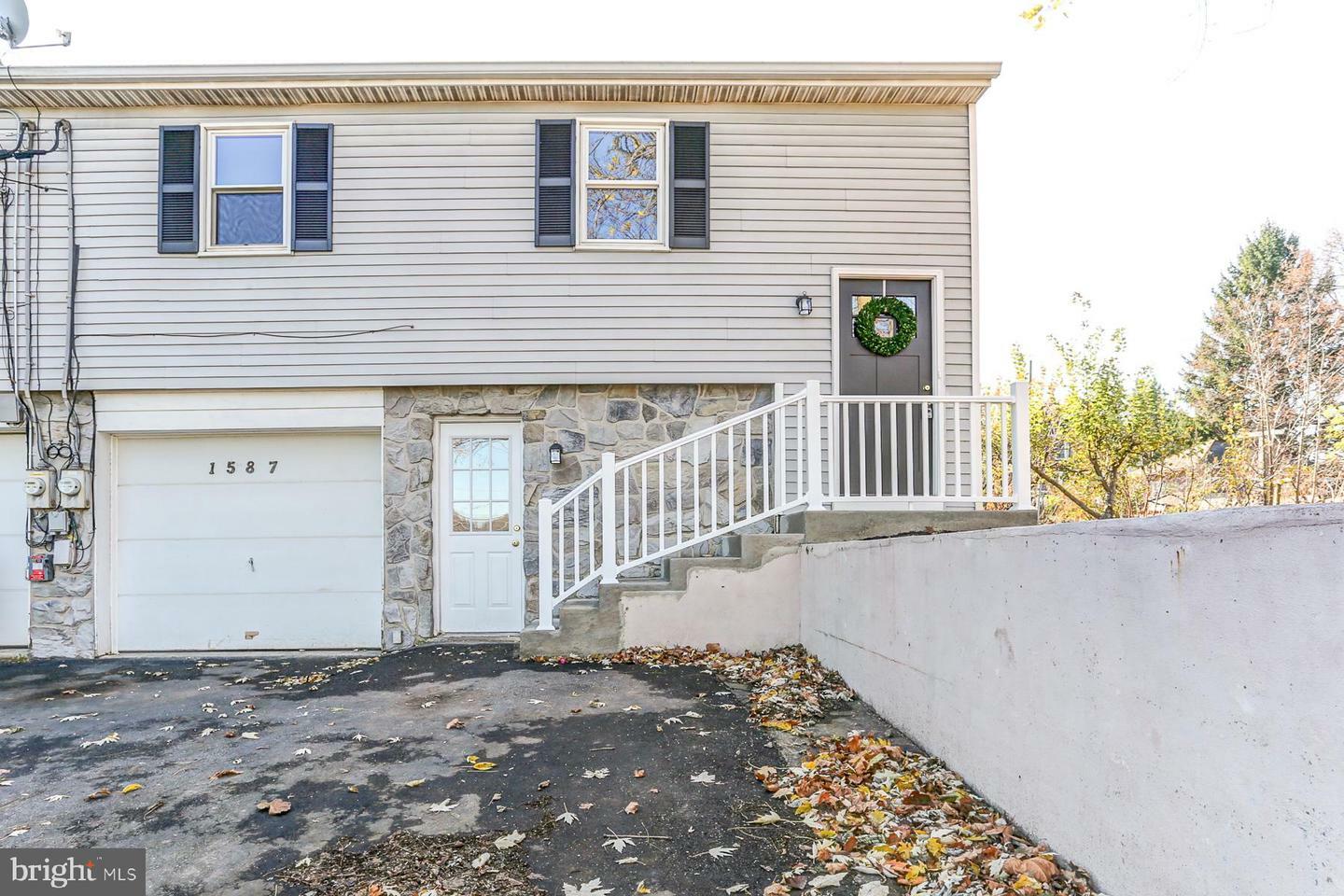 Property Photo:  1587 N Reading  PA 17578 