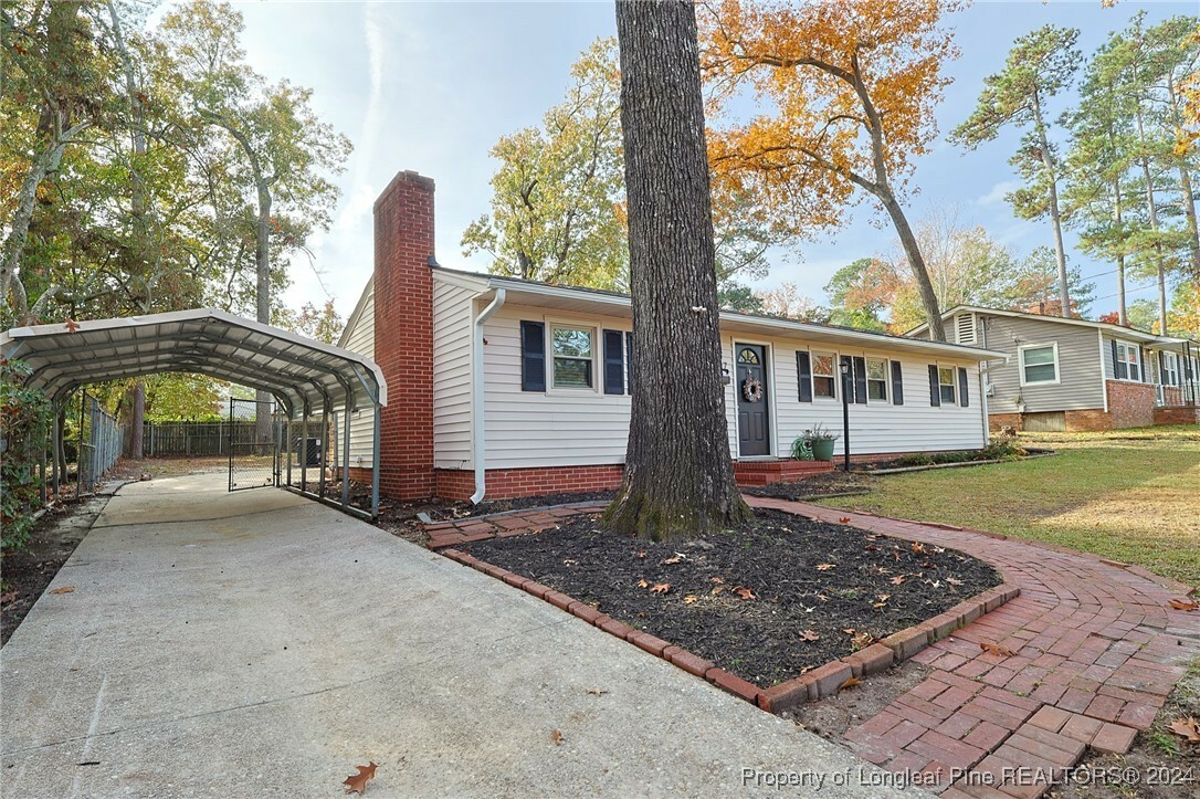 Property Photo:  1917 Cherokee Drive  NC 28303 