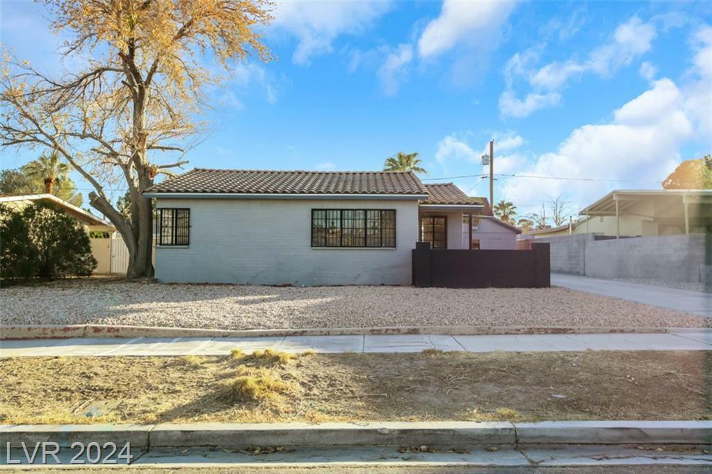 Property Photo:  1424 Wengert Avenue  NV 89104 