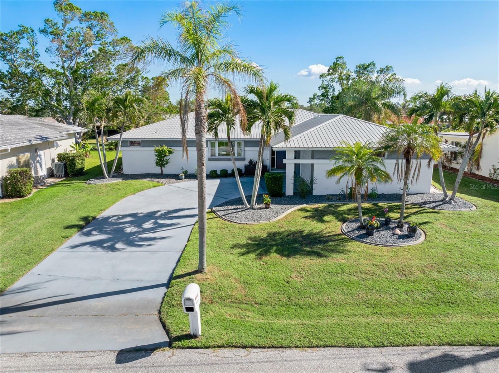 Property Photo:  3014 Guadalupe Drive  FL 33950 