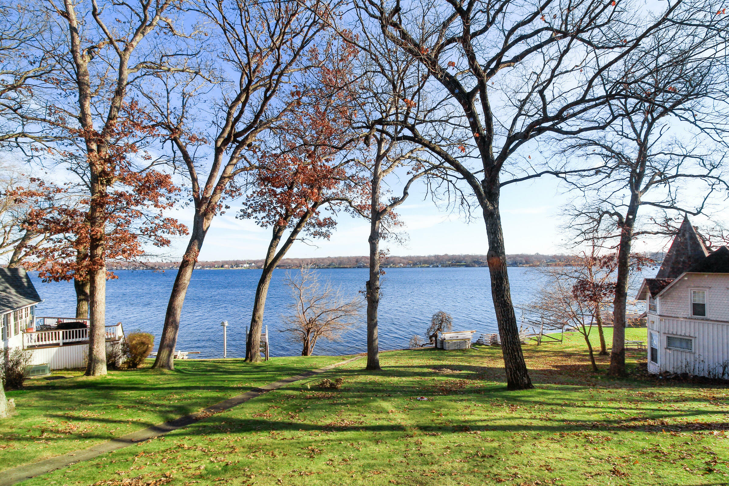 Property Photo:  2572 North Shore Dr  WI 53115 