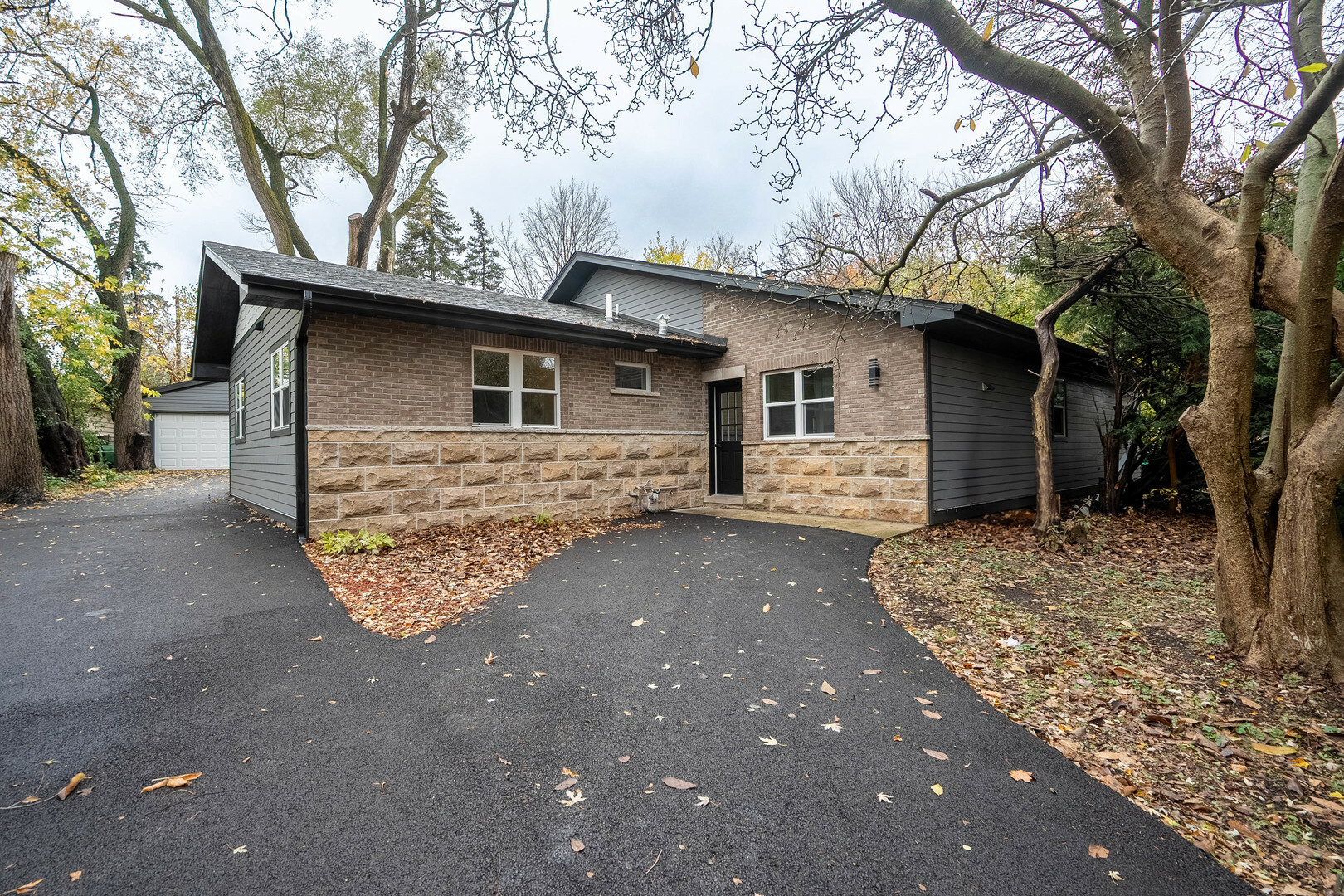 Property Photo:  2N112 Virginia Avenue  IL 60137 