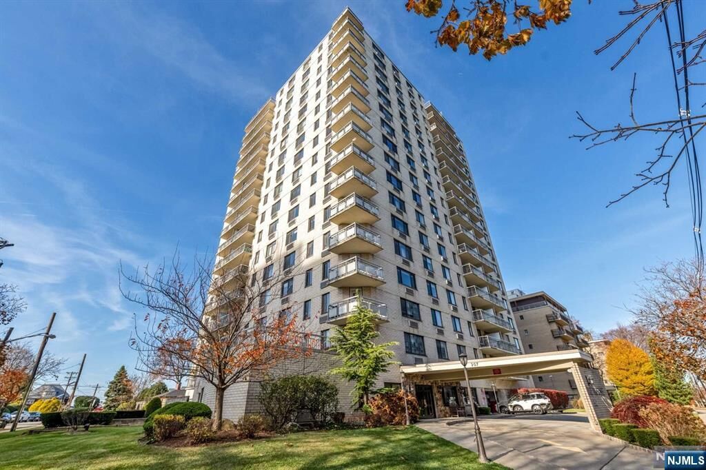 Property Photo:  307 Prospect Avenue 7H  NJ 07601 