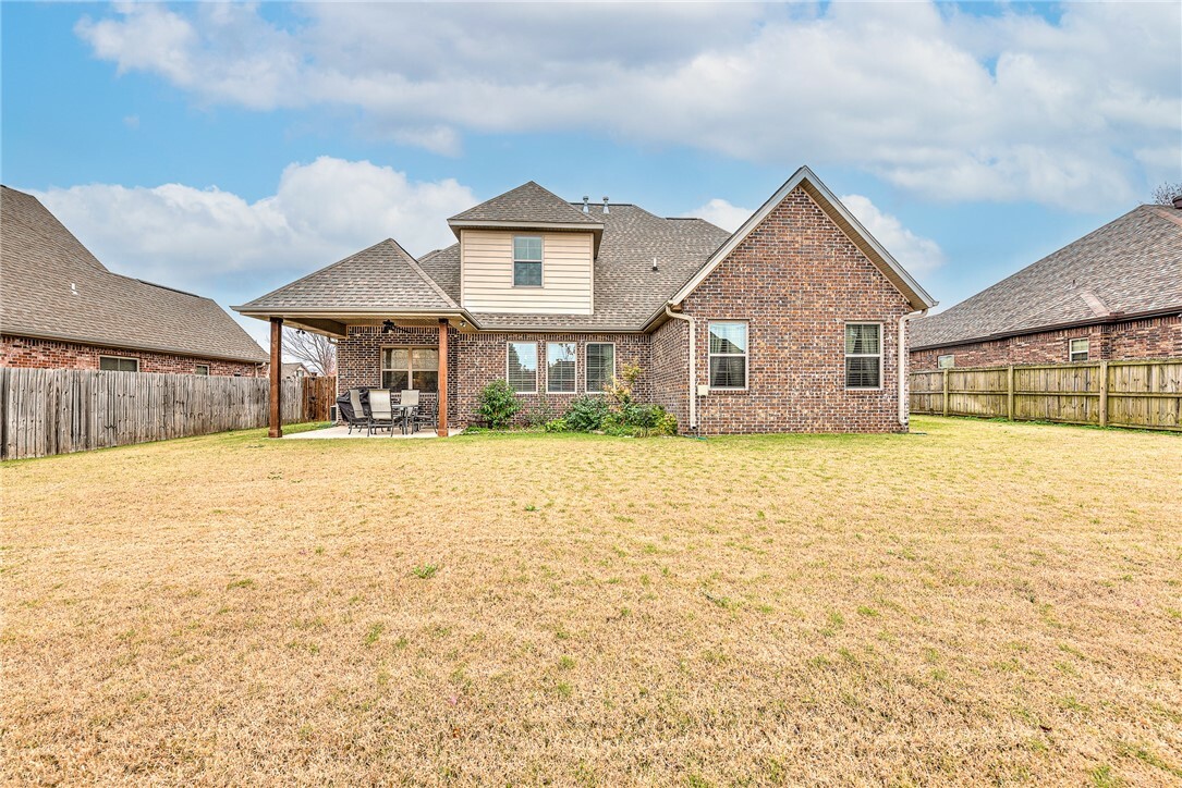 Property Photo:  6404 S 35th Street  AR 72758 