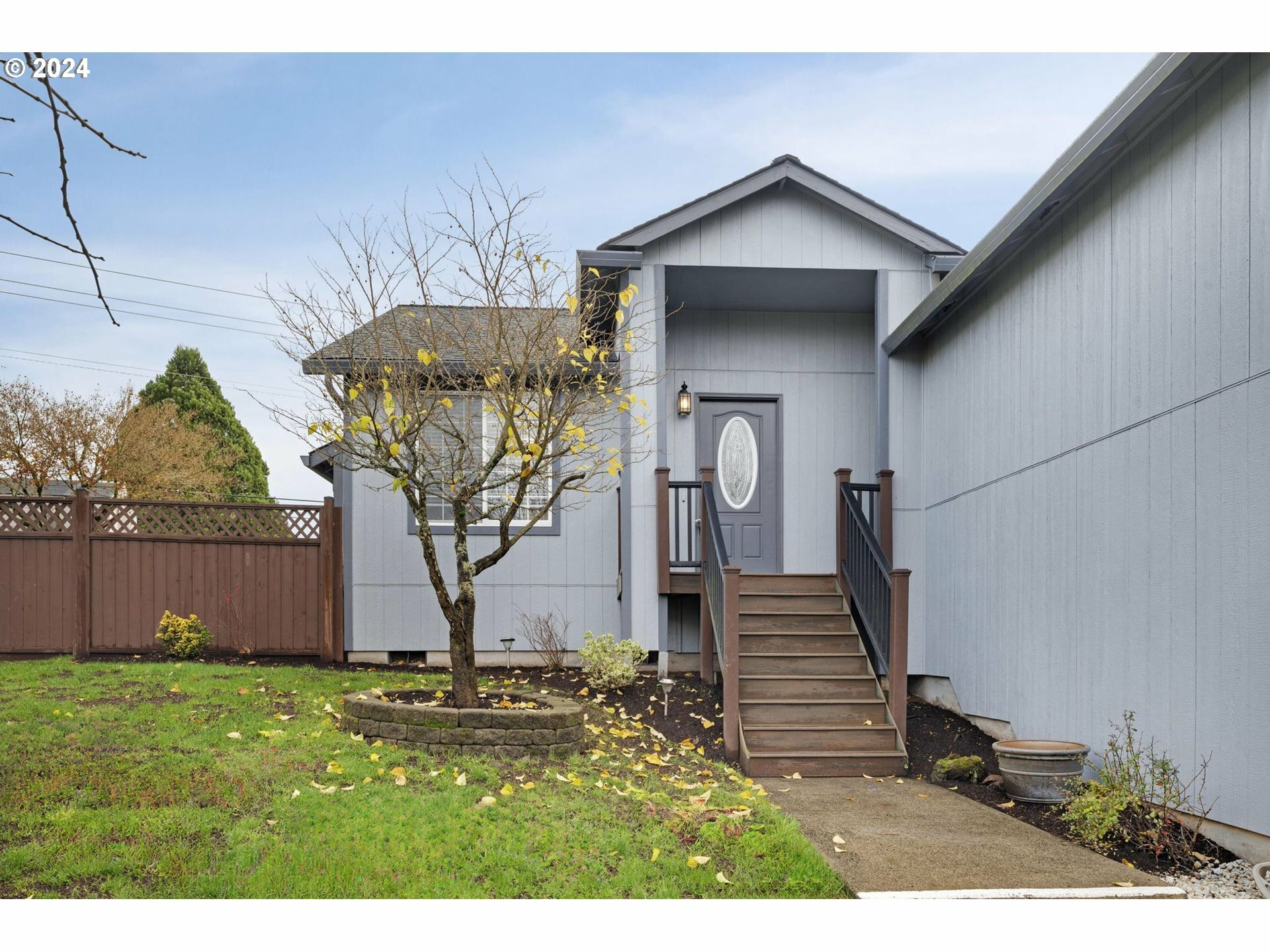 Property Photo:  1603 NW 1st Ave  WA 98604 