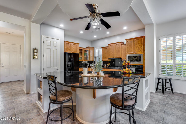 Property Photo: 12388 W Fetlock Trail AZ 85383