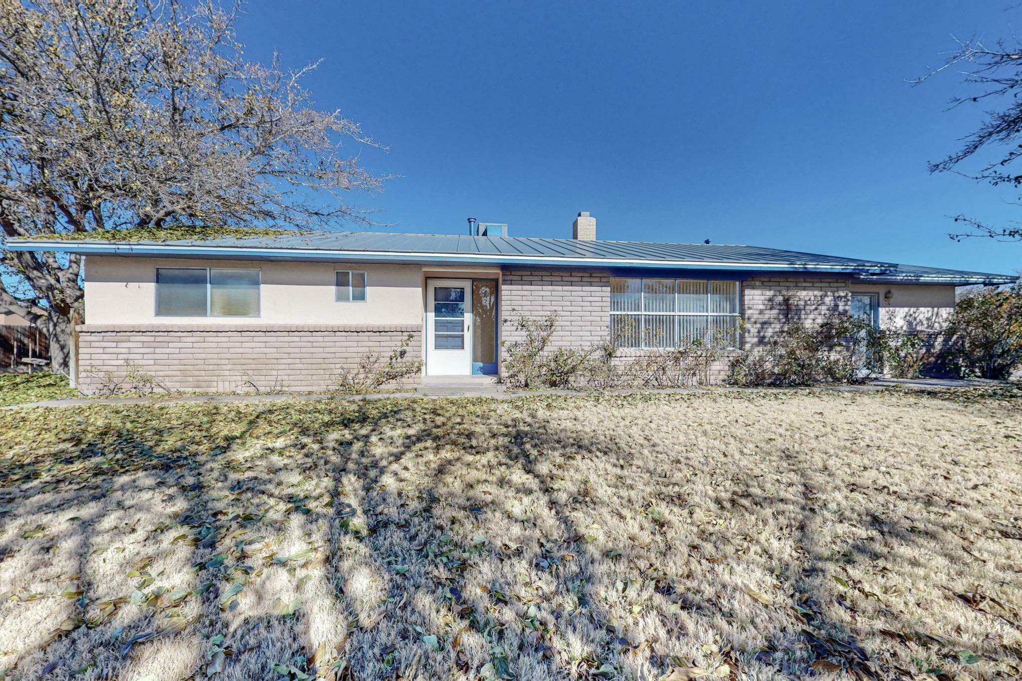 Property Photo:  917 Juanita Lane NW  NM 87107 