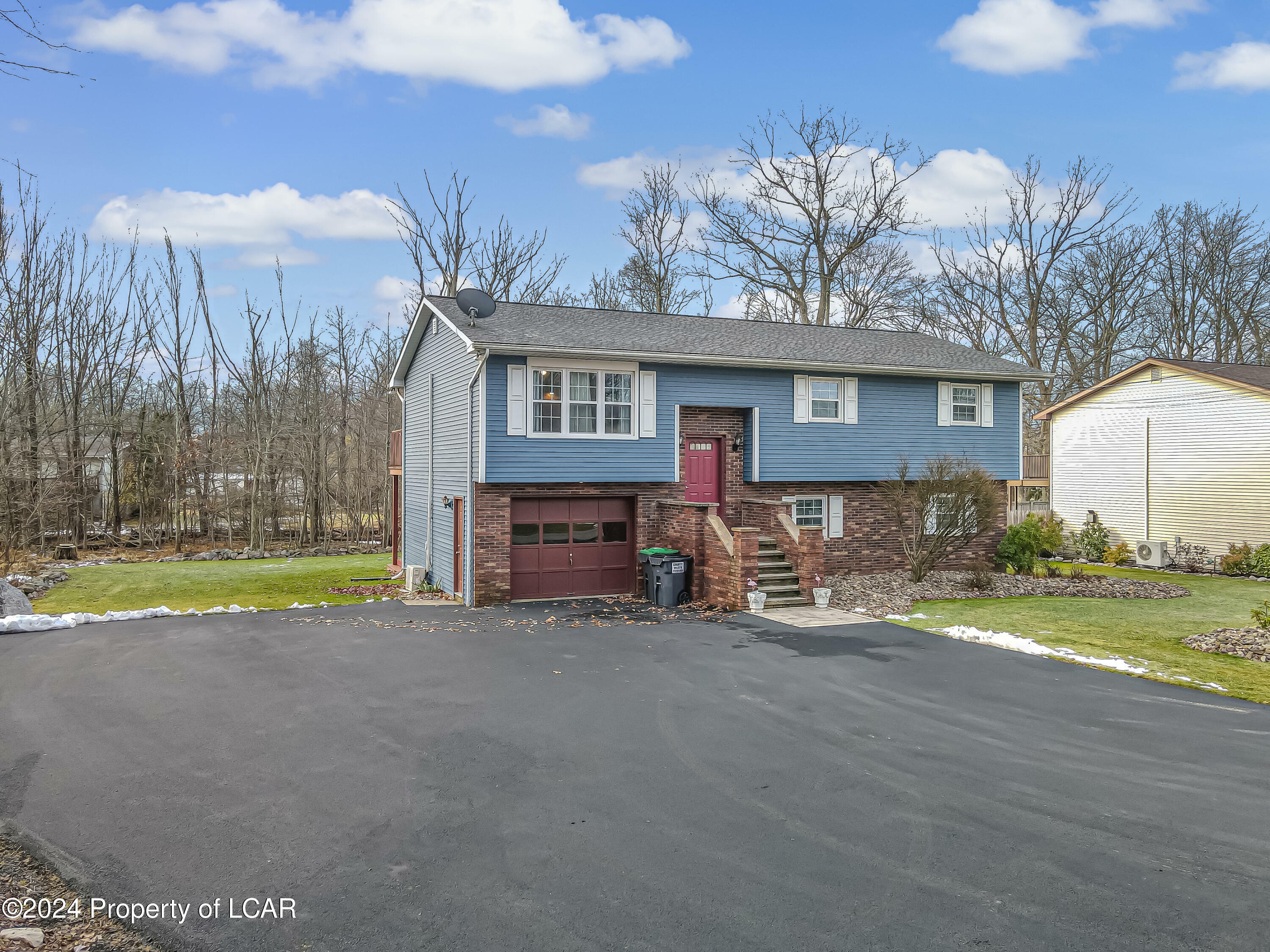 Property Photo:  20 Park Lane  PA 18707 