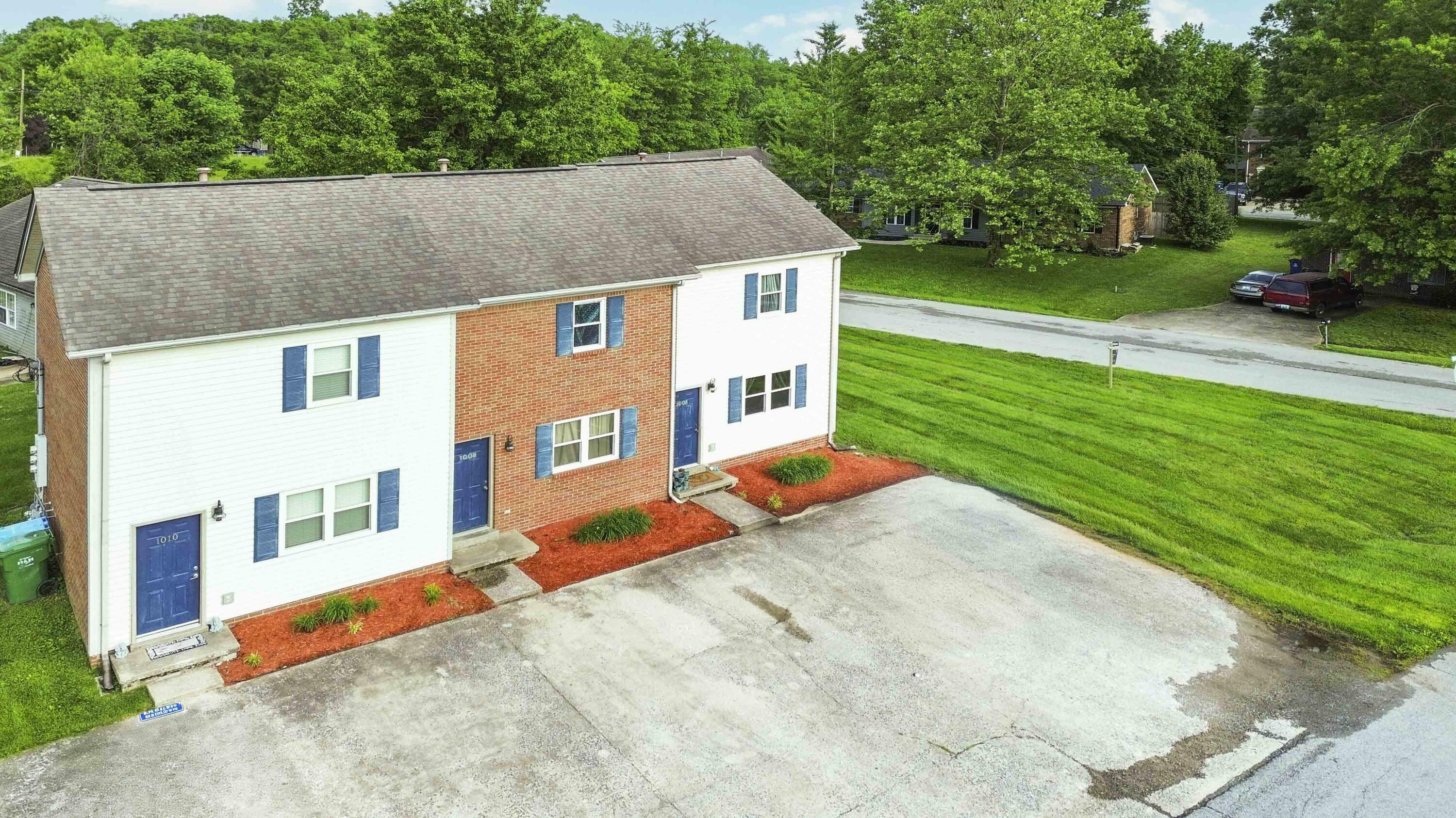 Property Photo: 1006 Northwood Loop KY 40342
