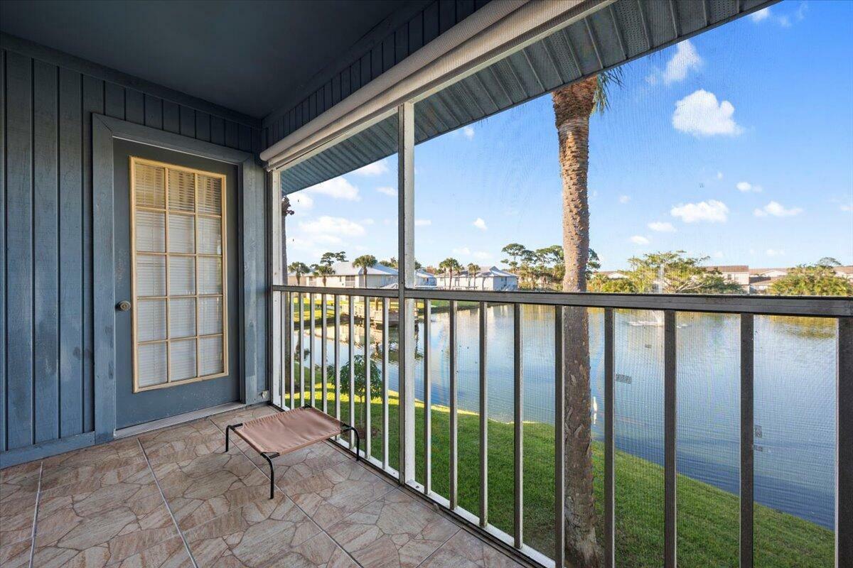 Property Photo:  183 SE Village Drive 183  FL 34953 