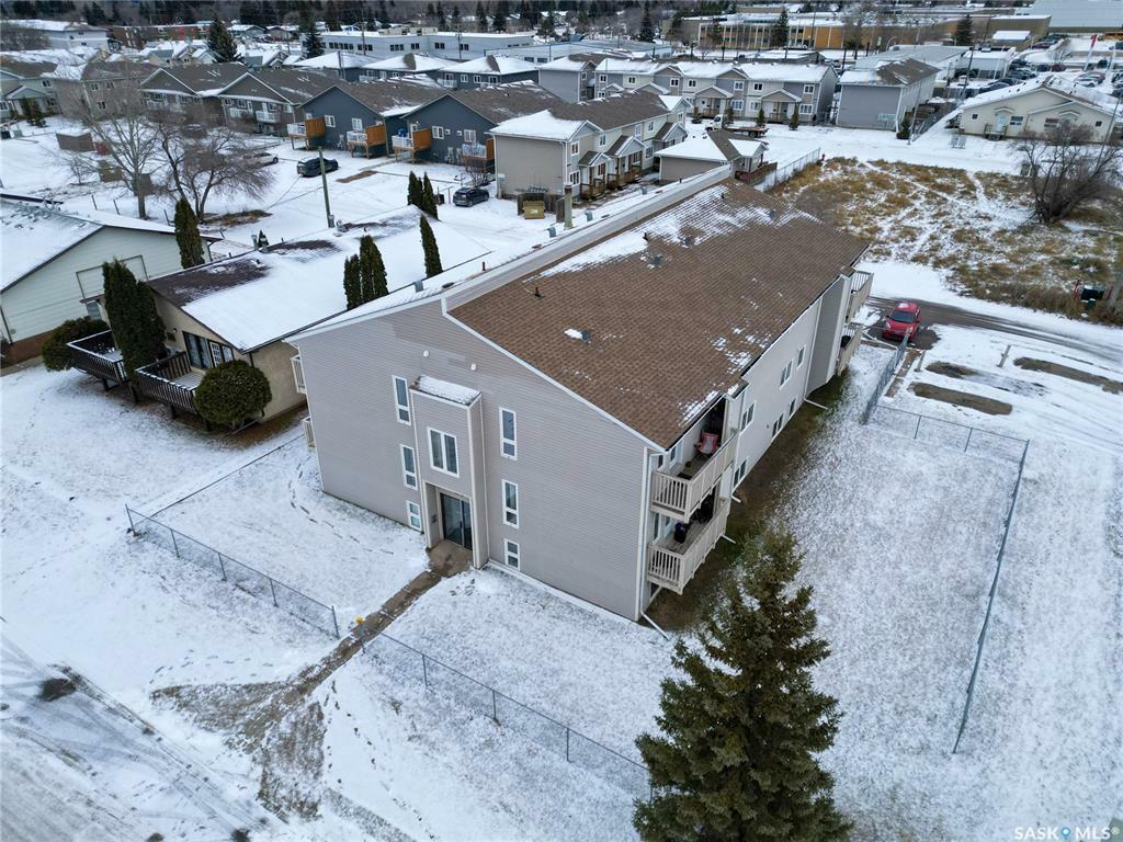 Property Photo:  3094 5th Avenue E 103  SK S6V 6Z9 