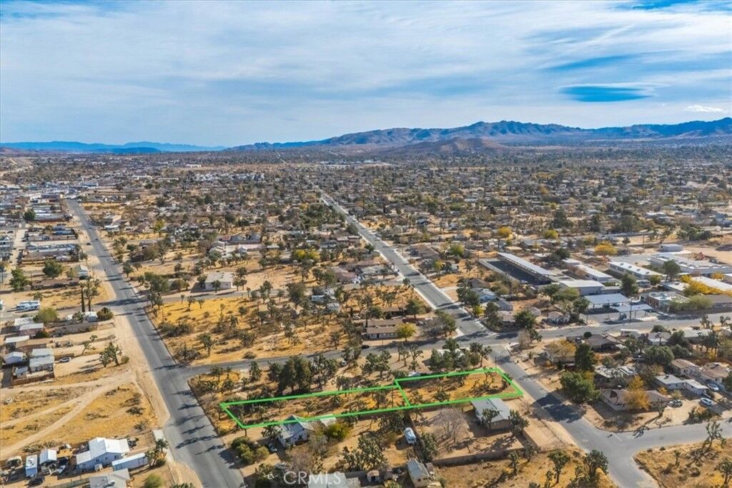 Property Photo: 10 Santa Fe Trail Trail CA 92284