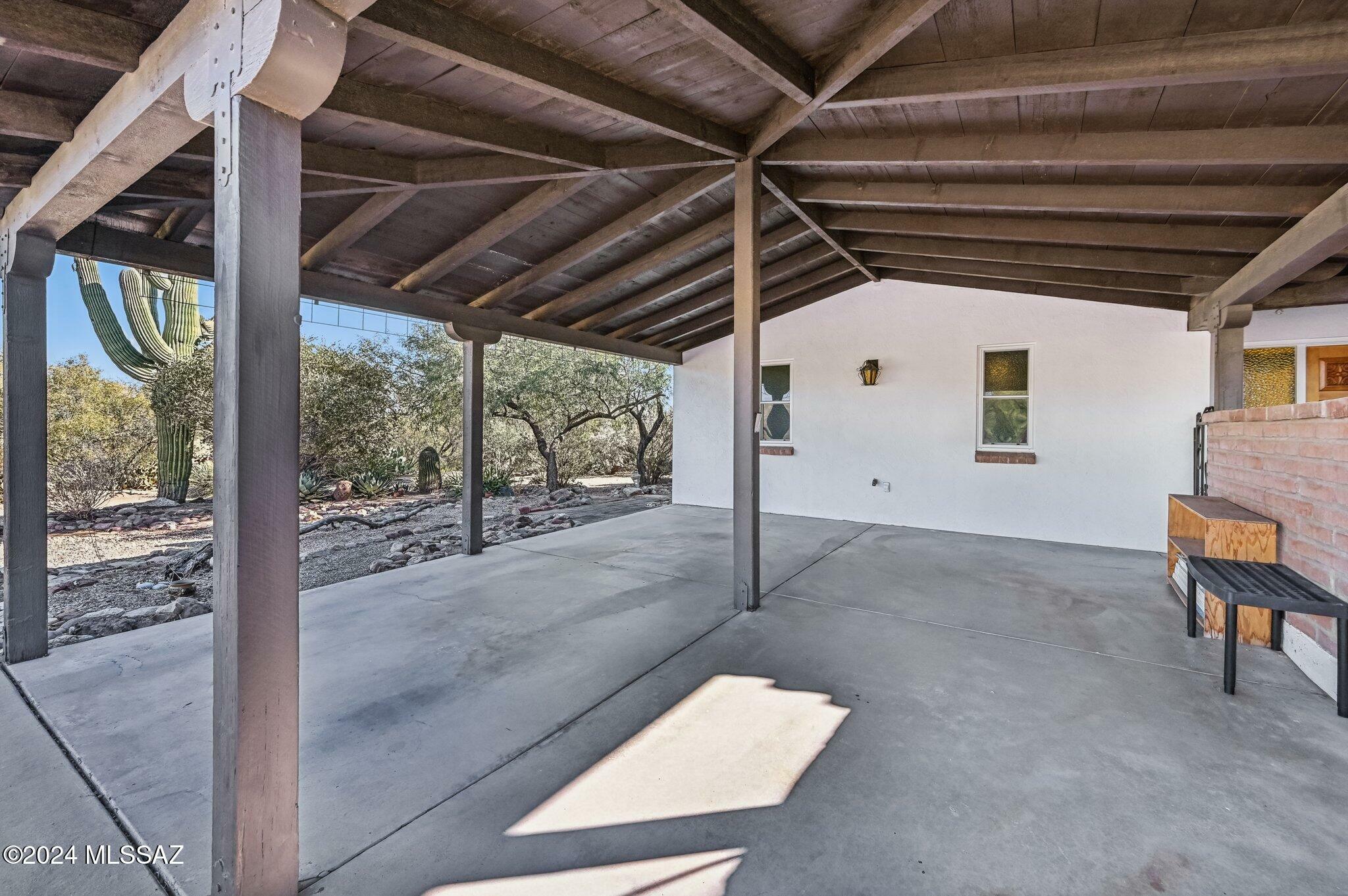 Property Photo:  611 S Los Opalos  AZ 85614 