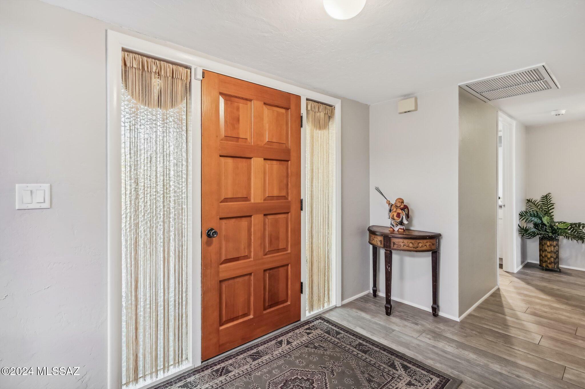Property Photo: 611 S Los Opalos AZ 85614