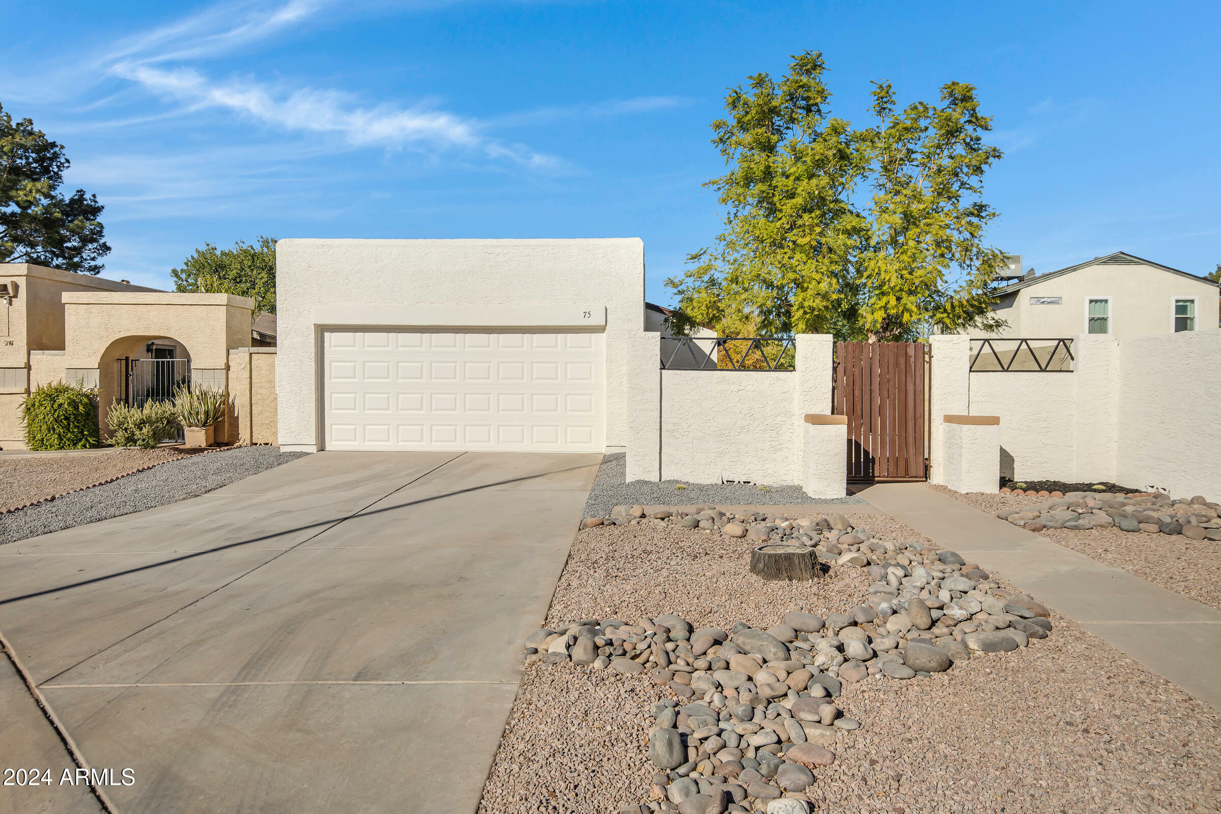 Property Photo:  619 E Jensen Street 75  AZ 85203 