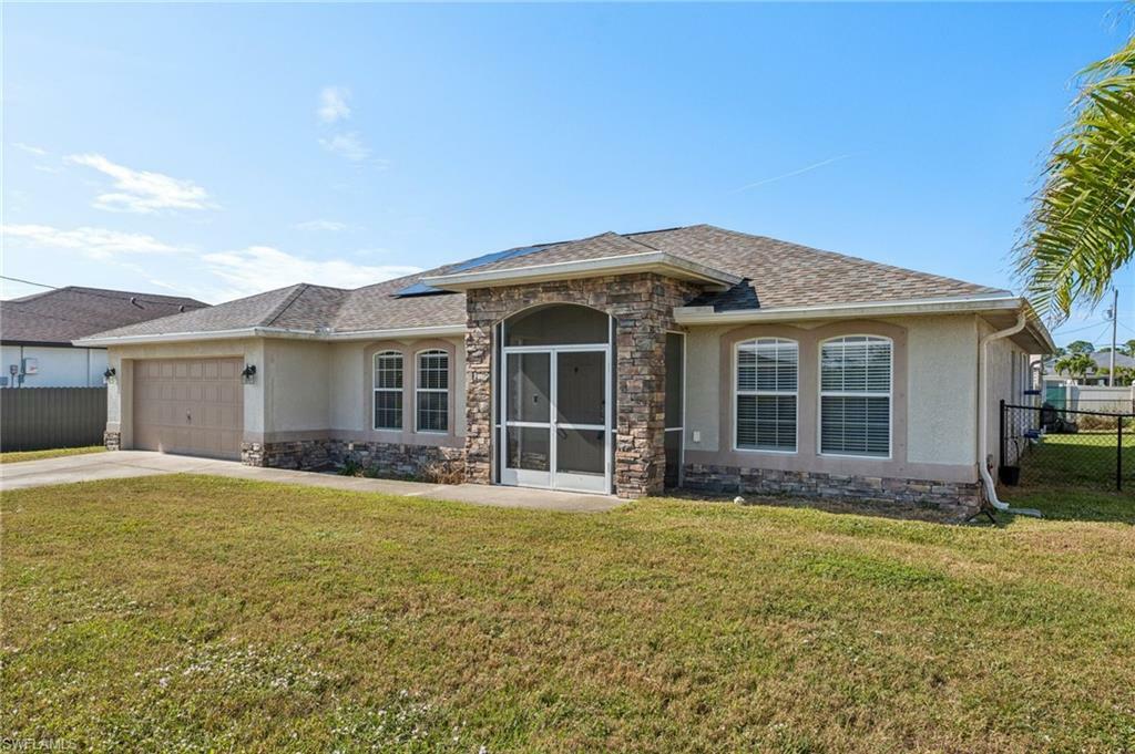 Property Photo:  3526 NE 12th Ct  FL 33909 