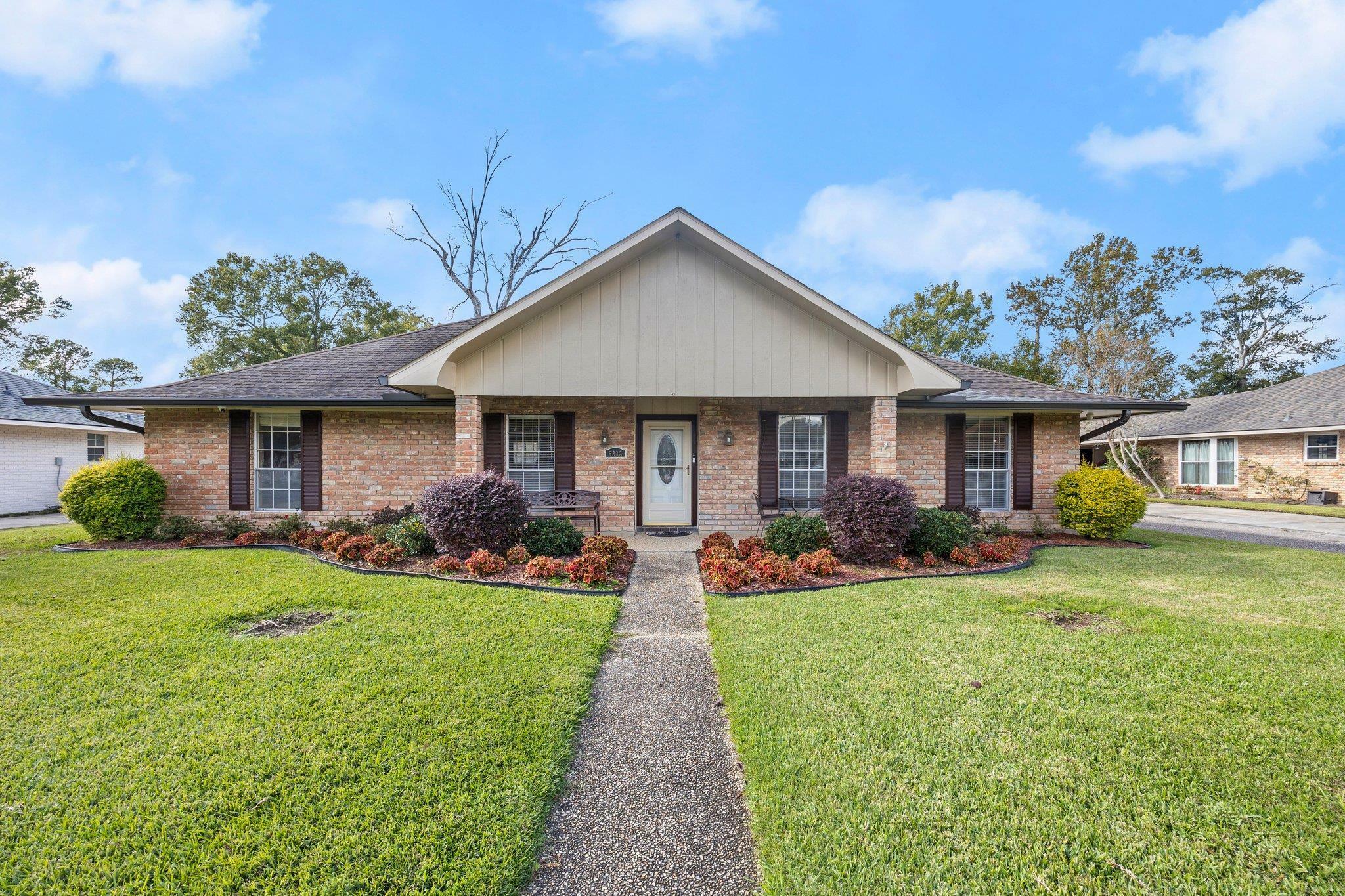 Property Photo: 6232 Chattanooga Dr LA 70817