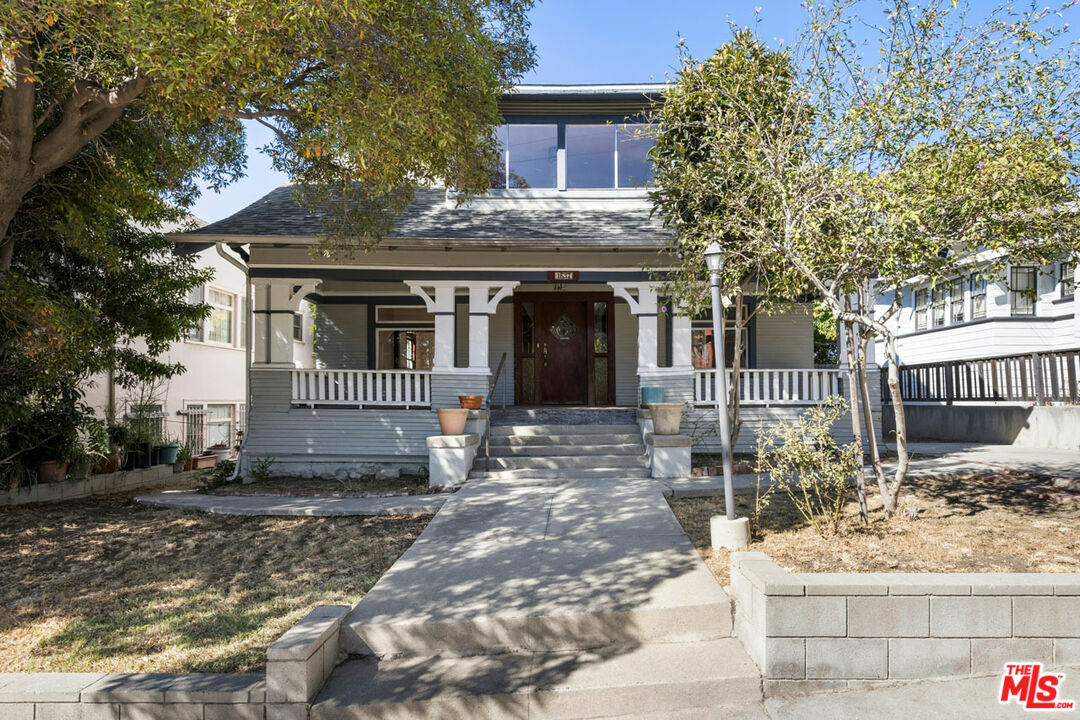 Property Photo:  1637   Edgecliffe Dr  CA 90026 