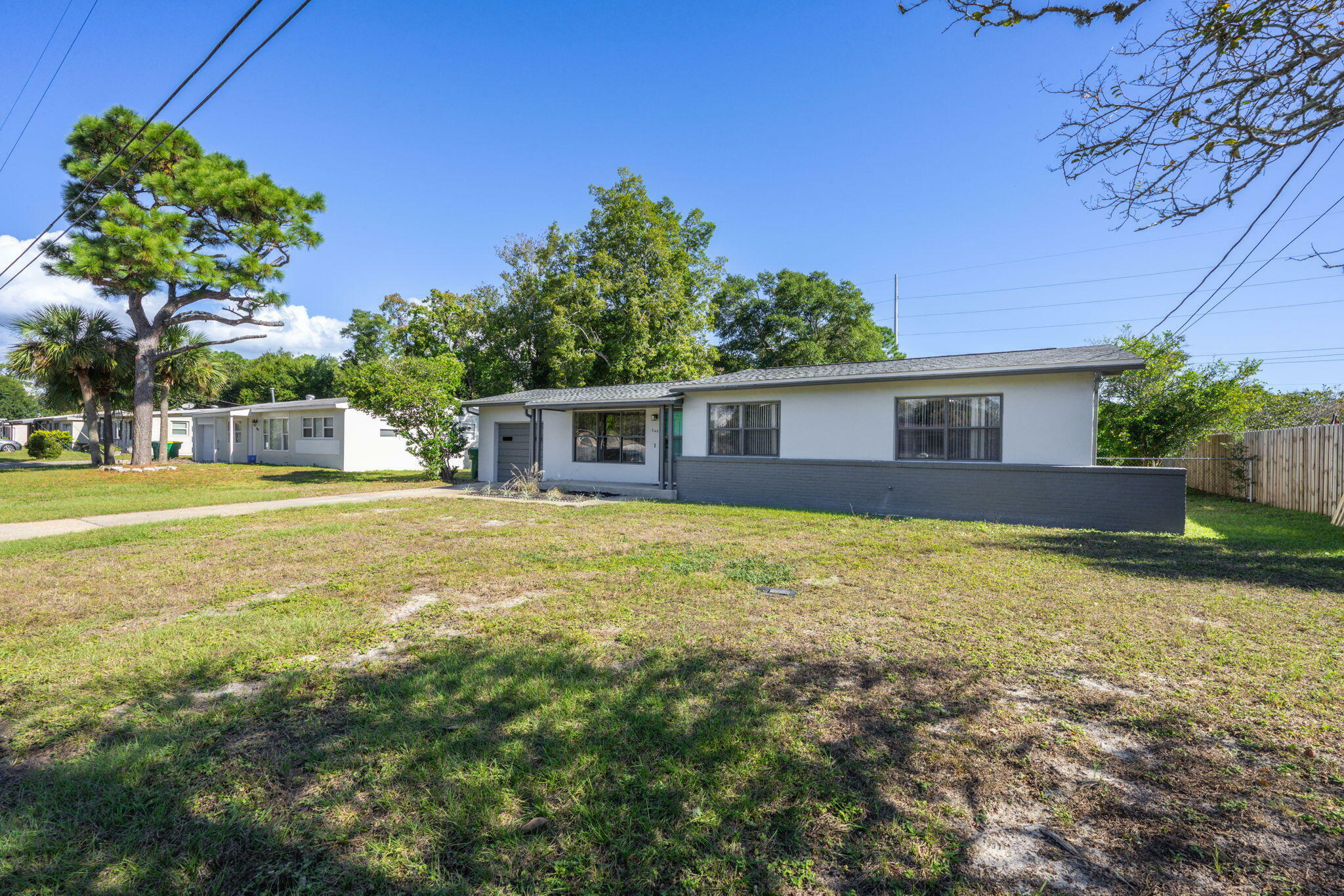 Property Photo:  540 Stonehenge Drive  FL 32569 