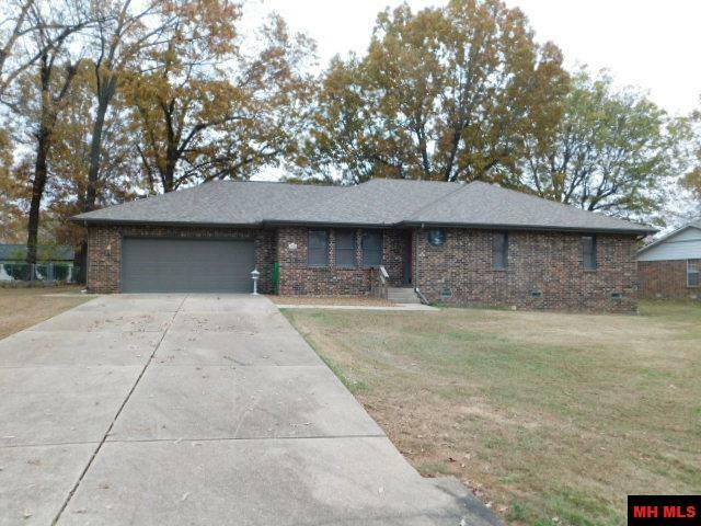 Property Photo: 1805 Van Buren Avenue AR 72653