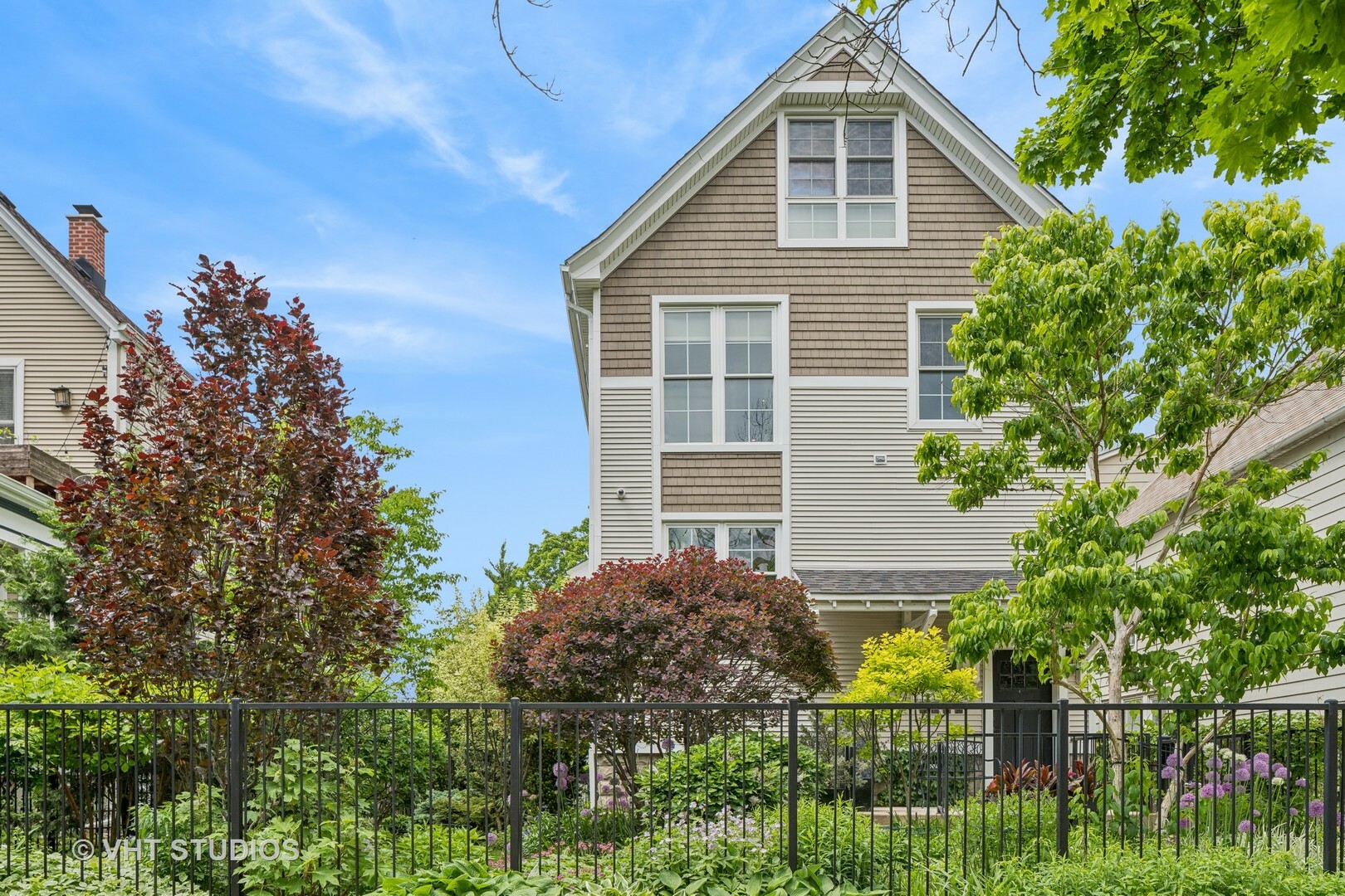 Property Photo:  4704 N Kennicott Avenue  IL 60630 