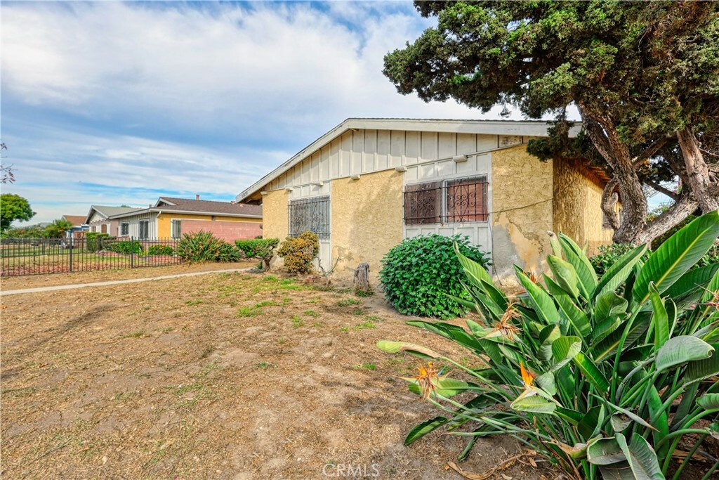 Property Photo:  13426 S San Pedro Street  CA 90061 