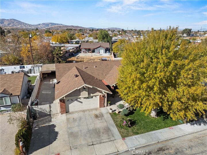 Property Photo: 37901 Maureen Street CA 93550