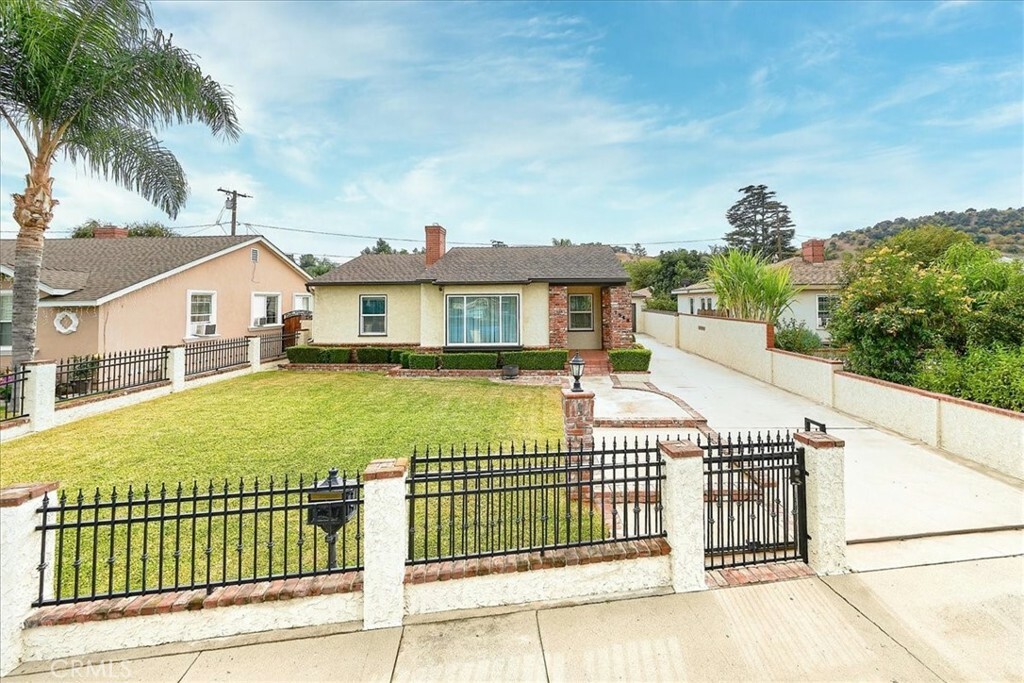 Property Photo:  1548 Palmer Street  CA 91766 