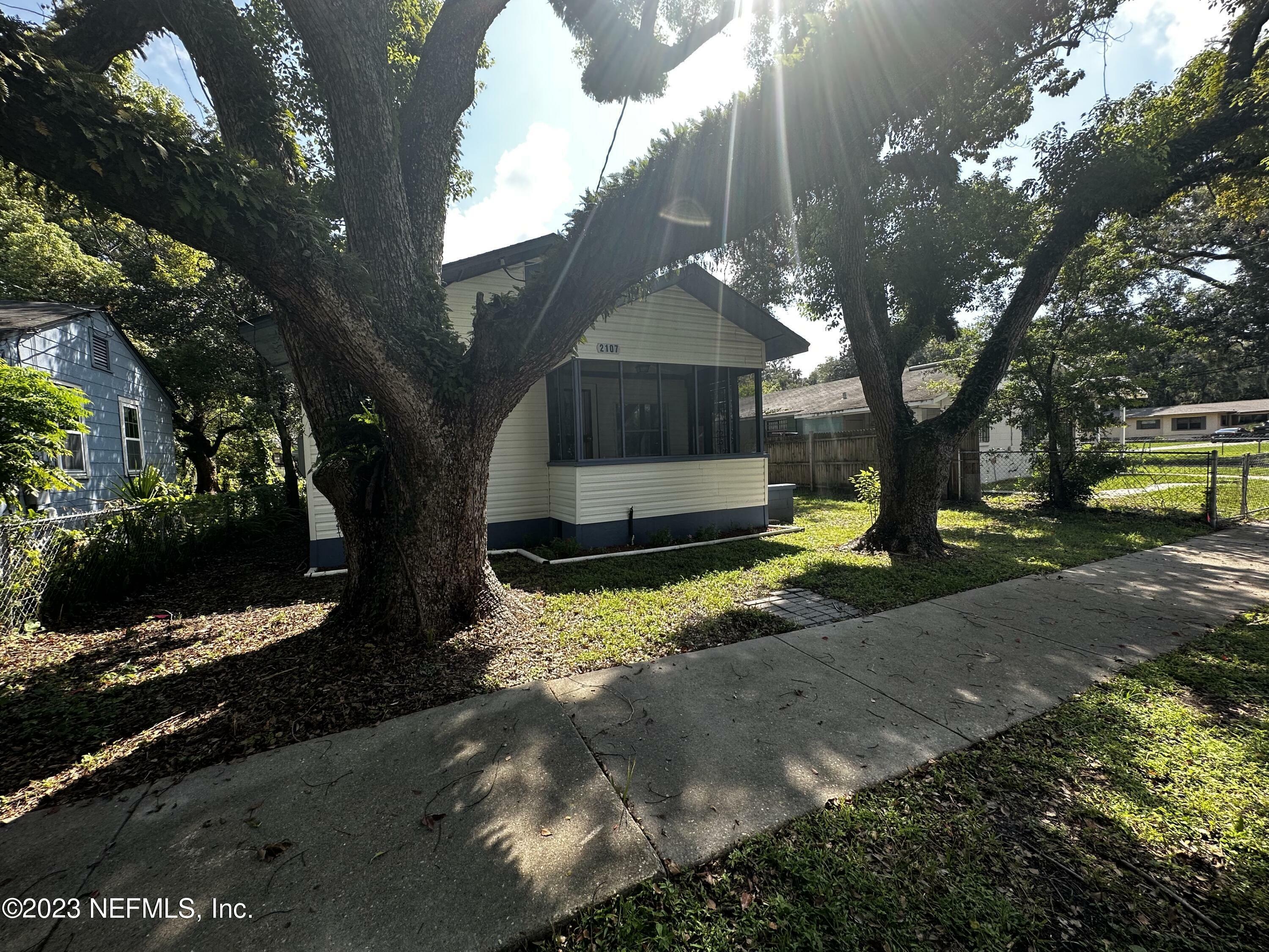 Property Photo:  2107 Egner Street  FL 32206 