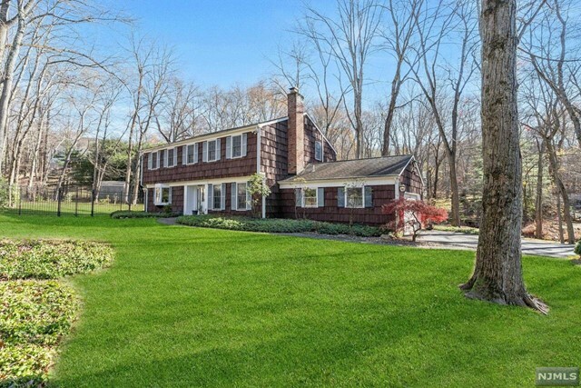 Property Photo:  84 Briarwood Avenue  NJ 07648 