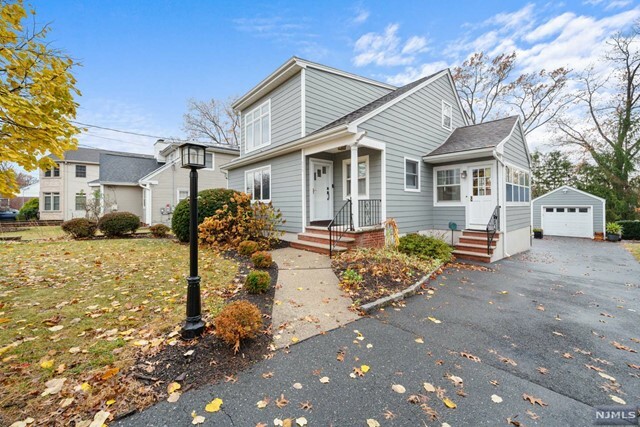 Property Photo:  586 Mount Prospect Avenue  NJ 07012 