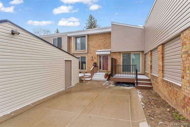 745 Oak Brook Ridge Drive  Rochester Hills MI 48307 photo