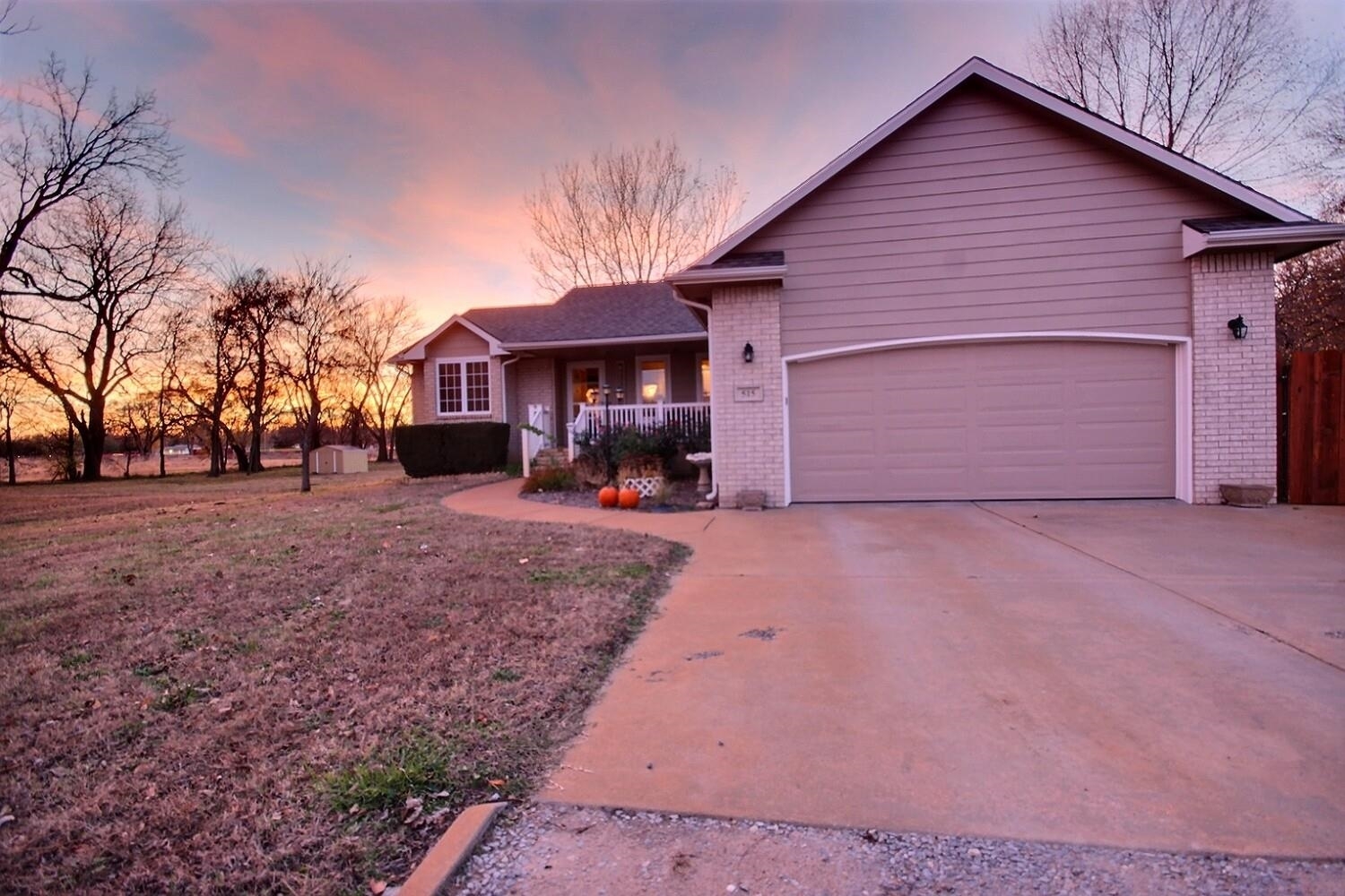 Property Photo:  515 Chukker Cir  KS 67060 