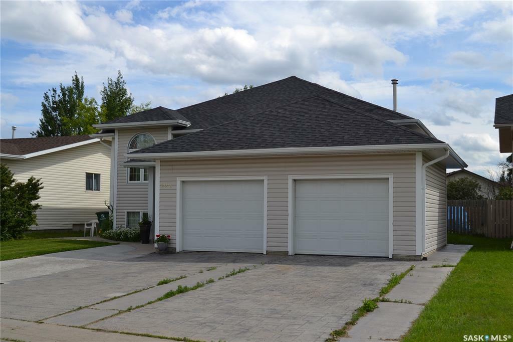 Property Photo: 2915 37th Street W SK S7L 7H8