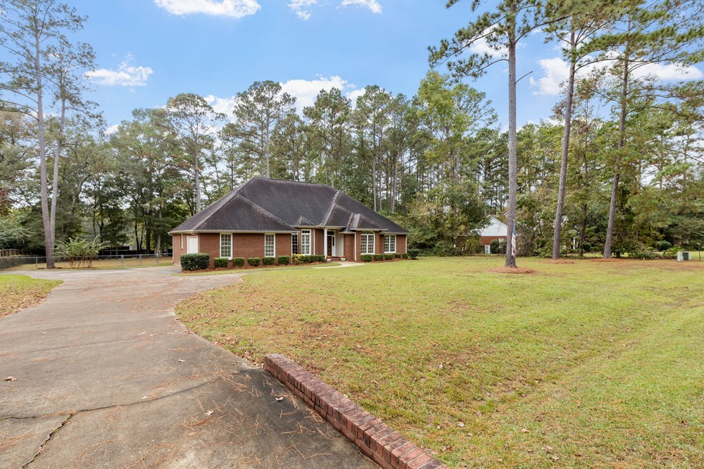 Property Photo:  112 Stratford Way  GA 31792 