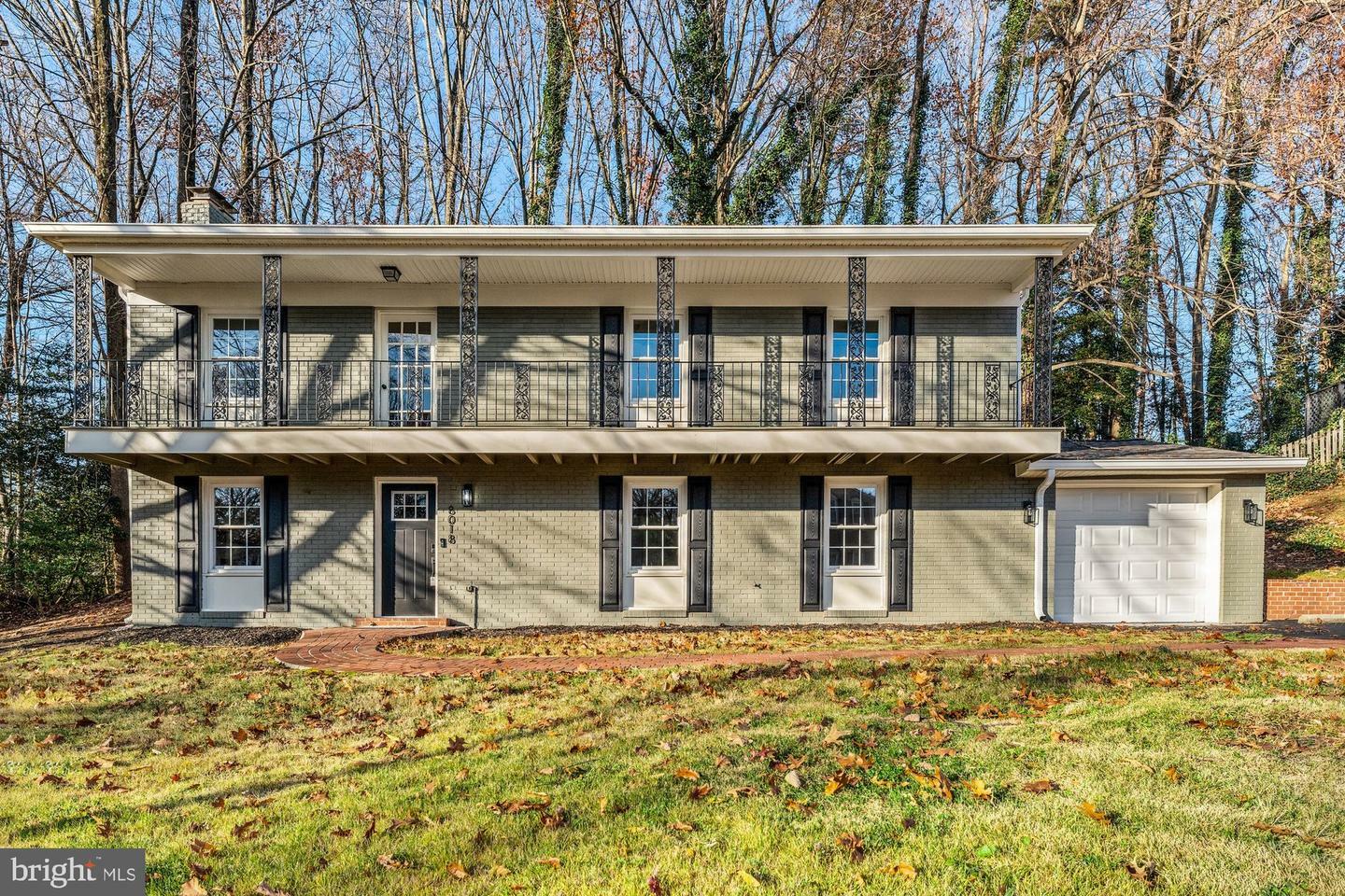 Property Photo: 8018 Lake Pleasant Drive VA 22153