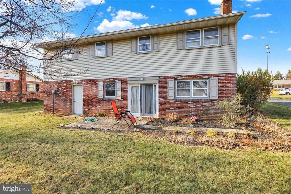 Property Photo:  2141 Coventry Road  PA 17601 