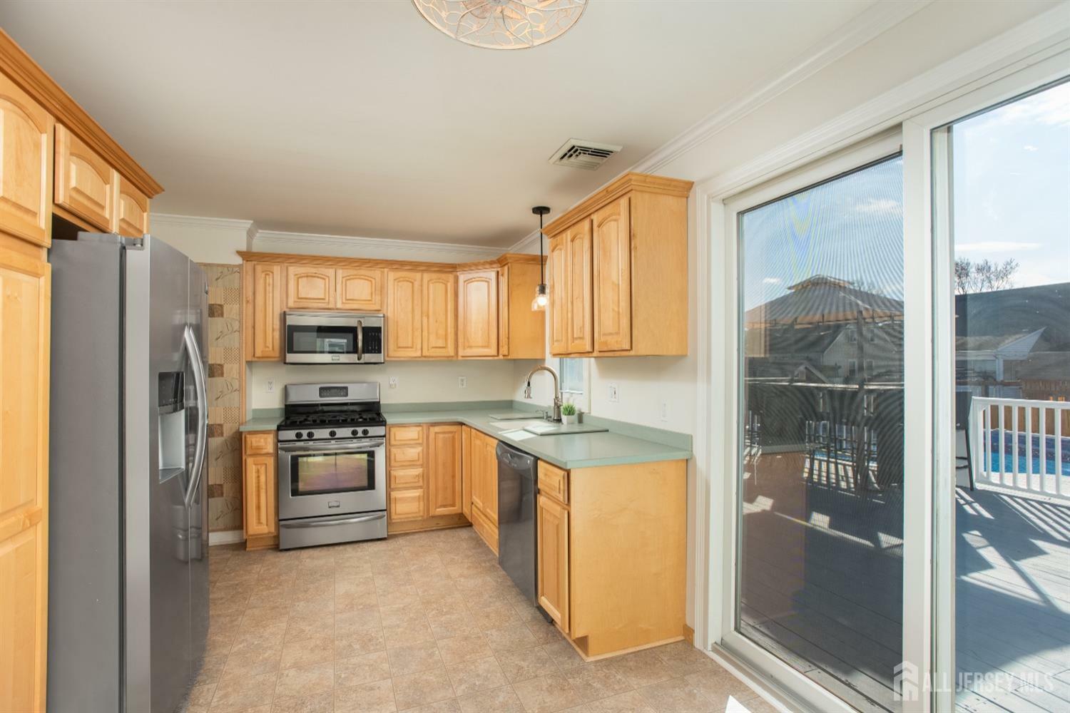 Property Photo:  509 Clinton Avenue  NJ 08846 