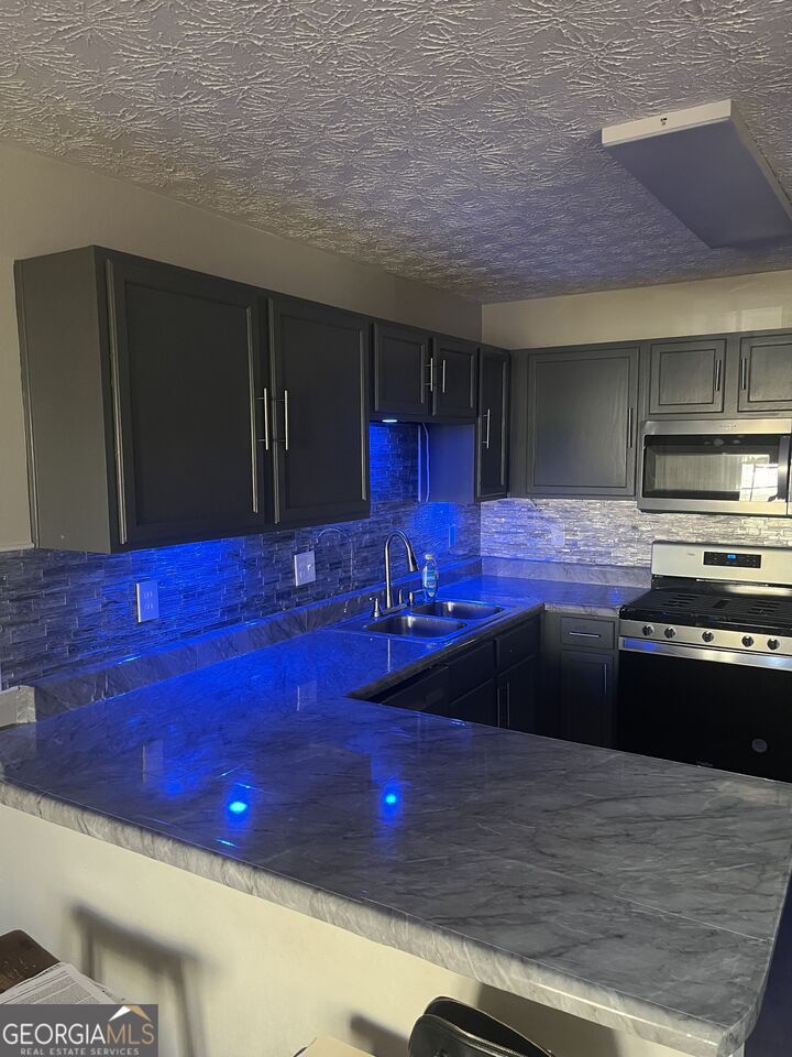 Property Photo: 475 Lakeside Circle GA 30016