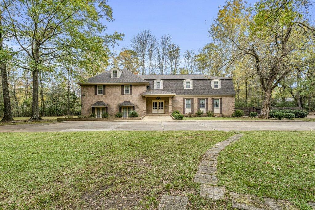 Property Photo: 204 Honeysuckle Ln MS 39759