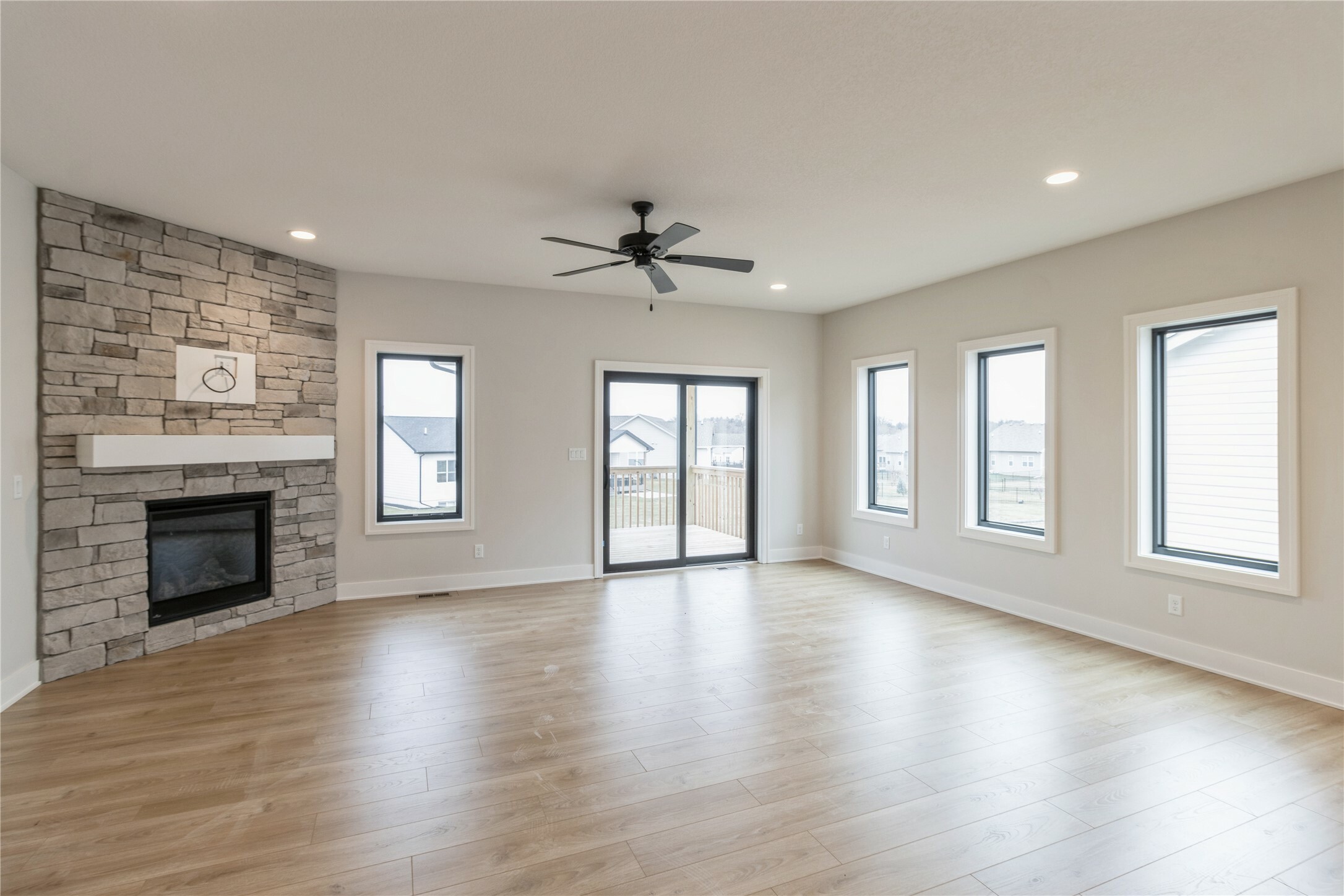 Property Photo:  2422 SE 5th Street  IA 50265 