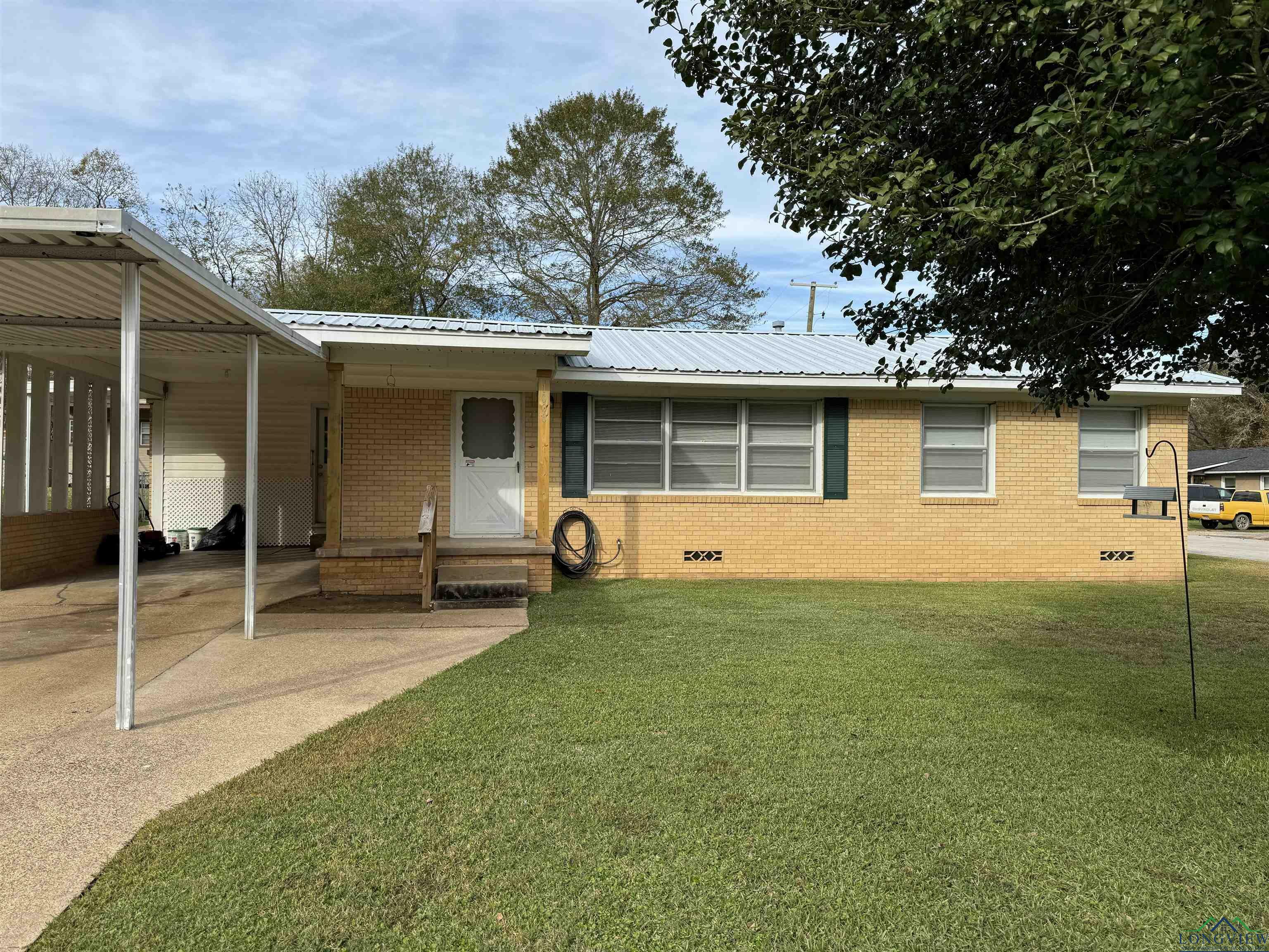 Property Photo:  1000 Webb St  TX 75654 