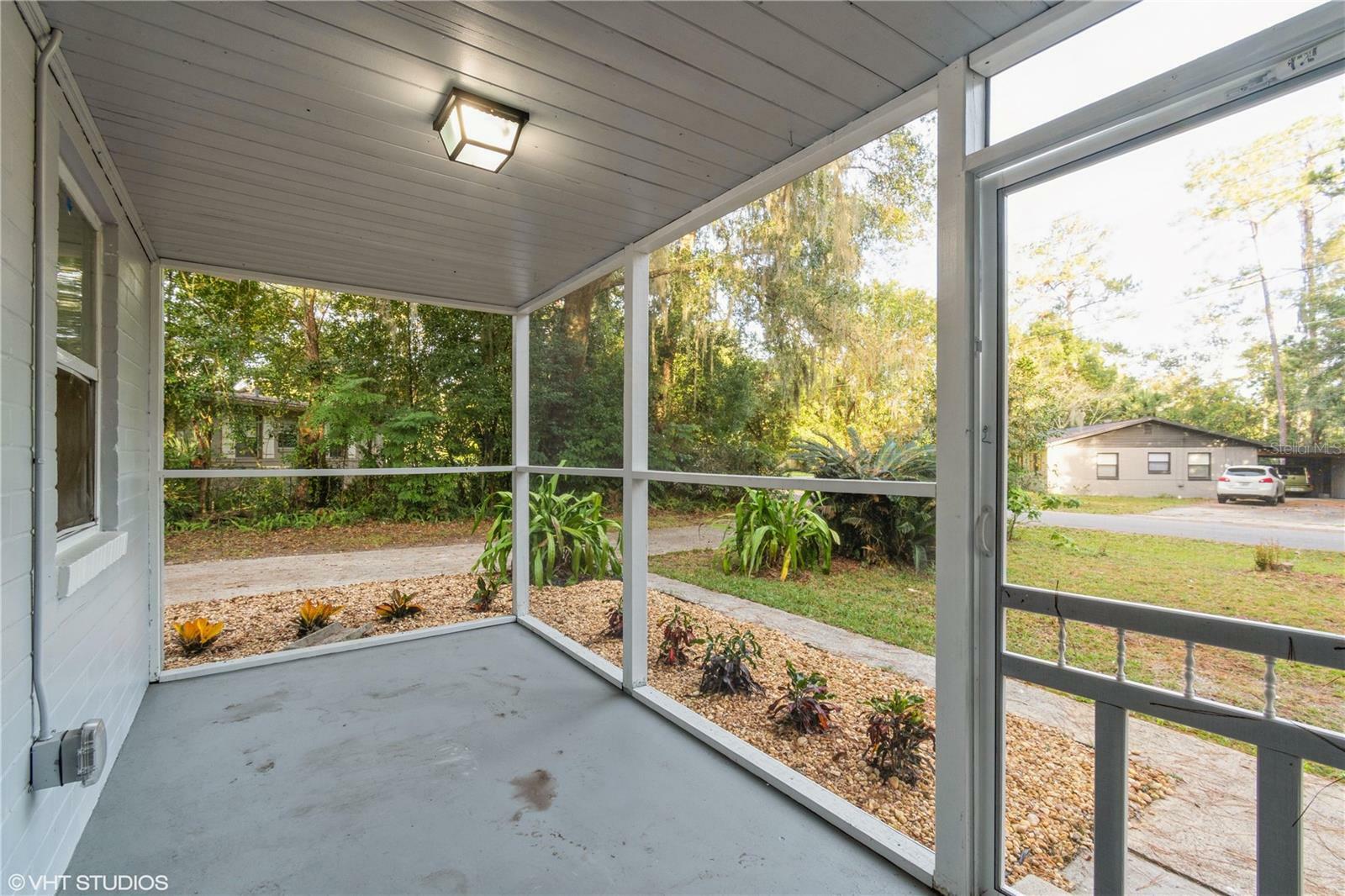 Property Photo:  313 NW 33rd Avenue  FL 32609 