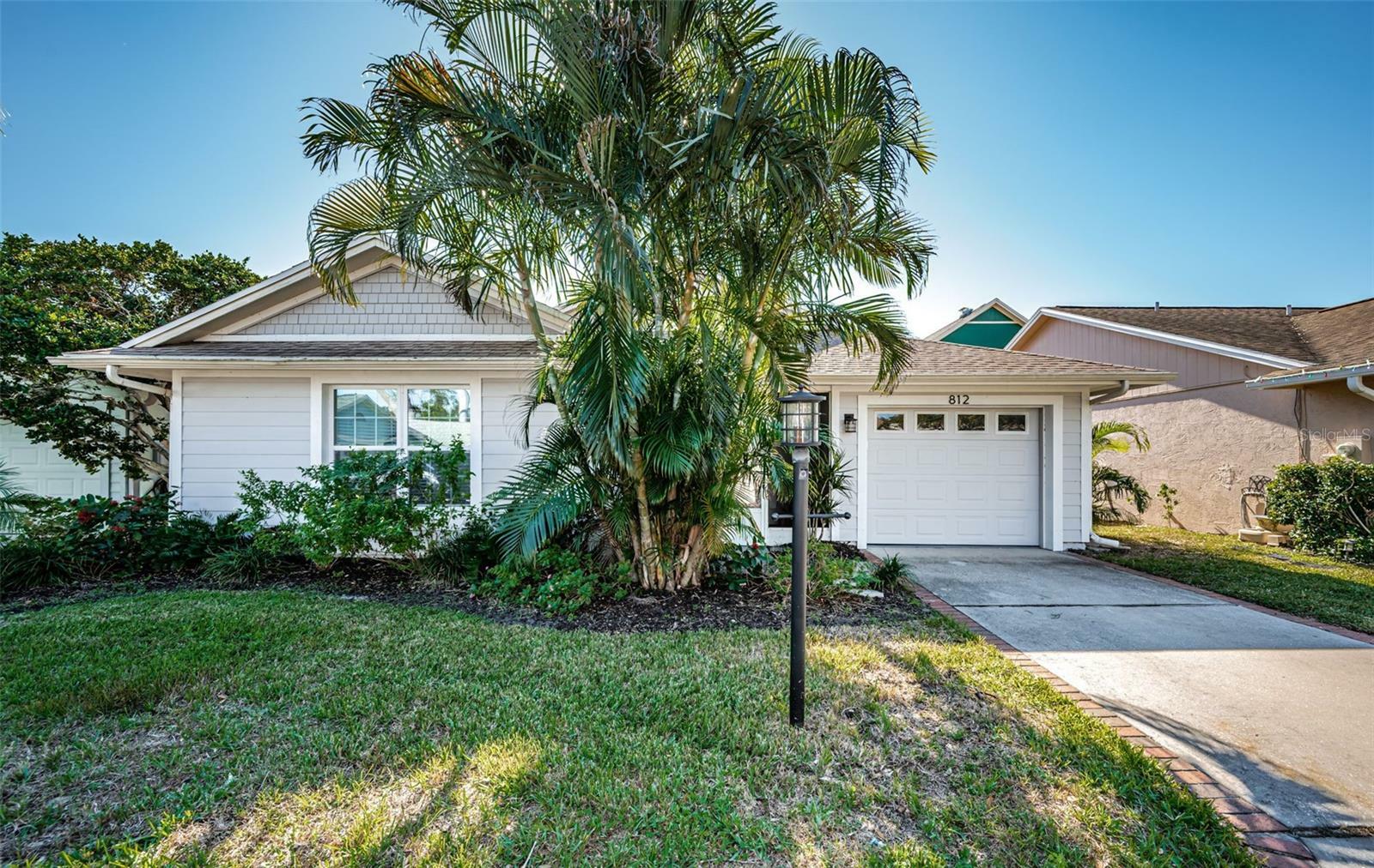 Property Photo:  812 Franklin Circle  FL 34683 